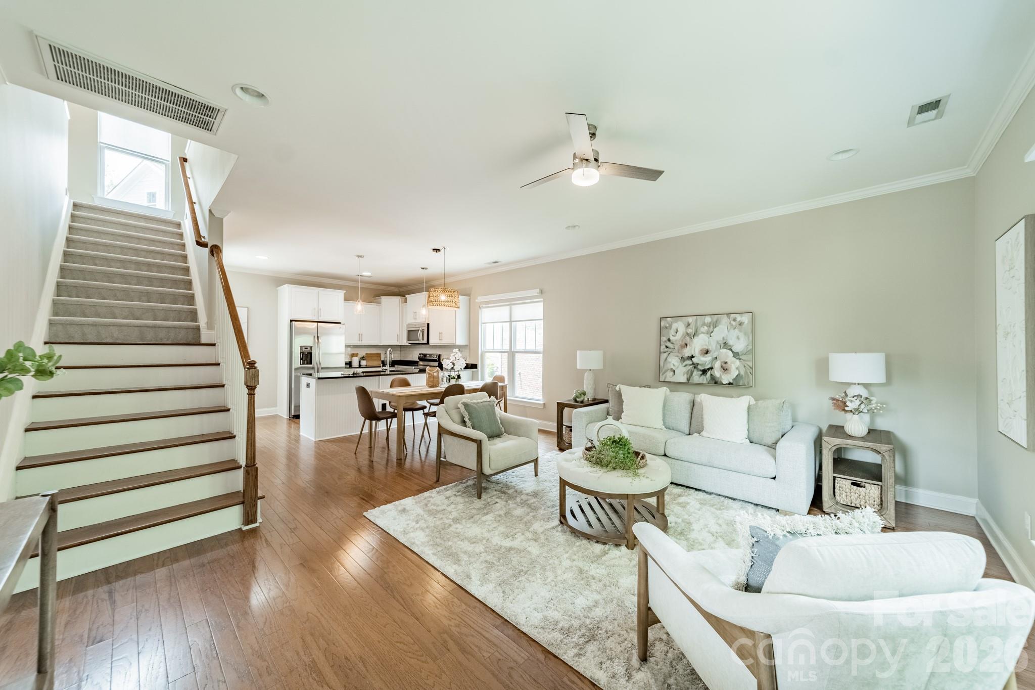10236 Vanguard Parkway — Huntersville