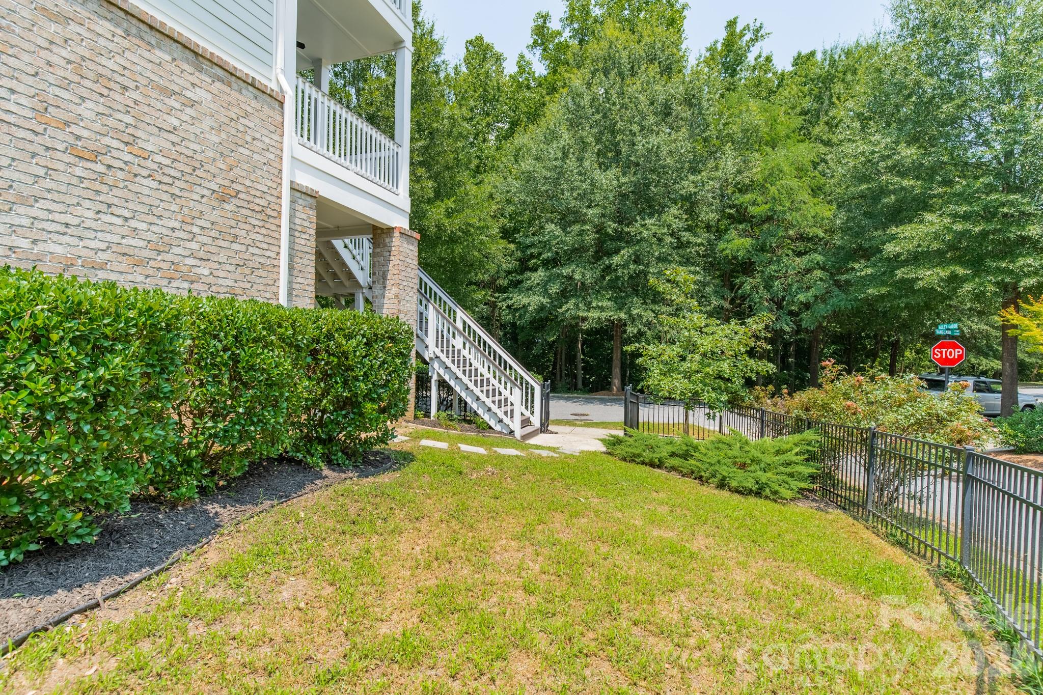 10236 Vanguard Parkway — Huntersville