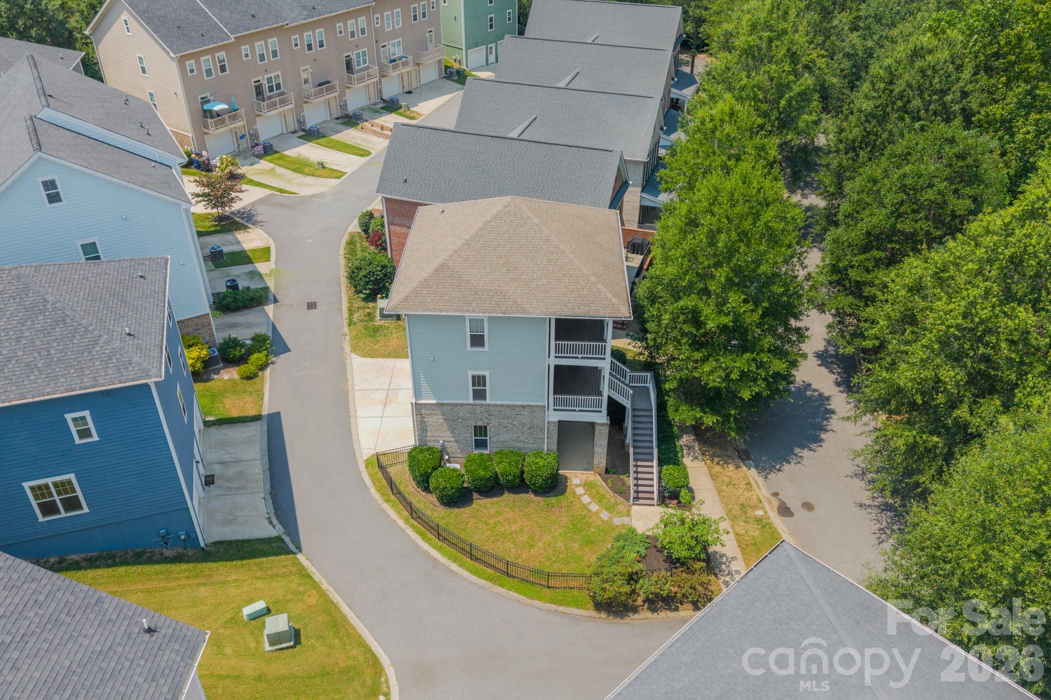 10236 Vanguard Parkway — Huntersville