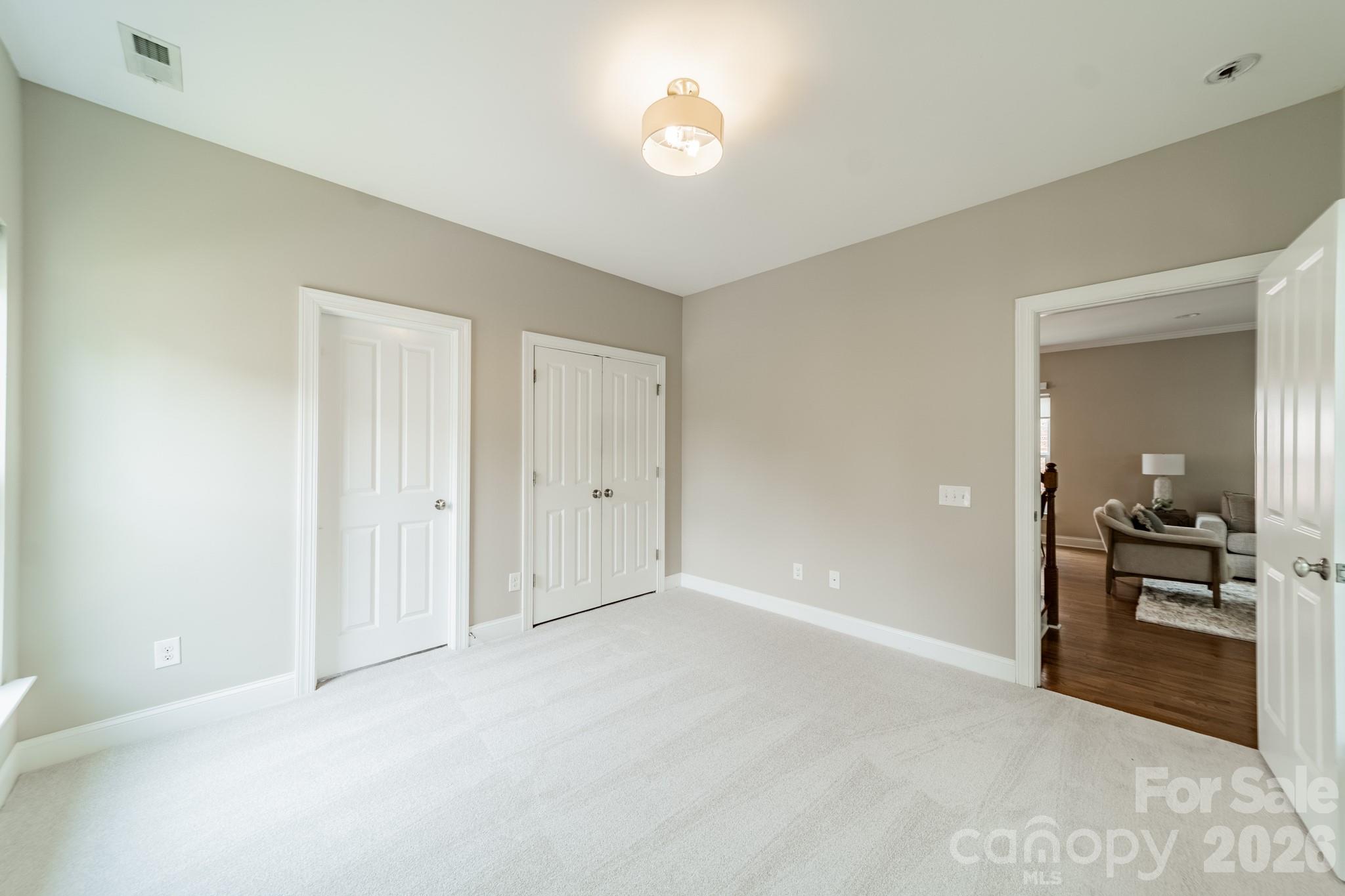 10236 Vanguard Parkway — Huntersville