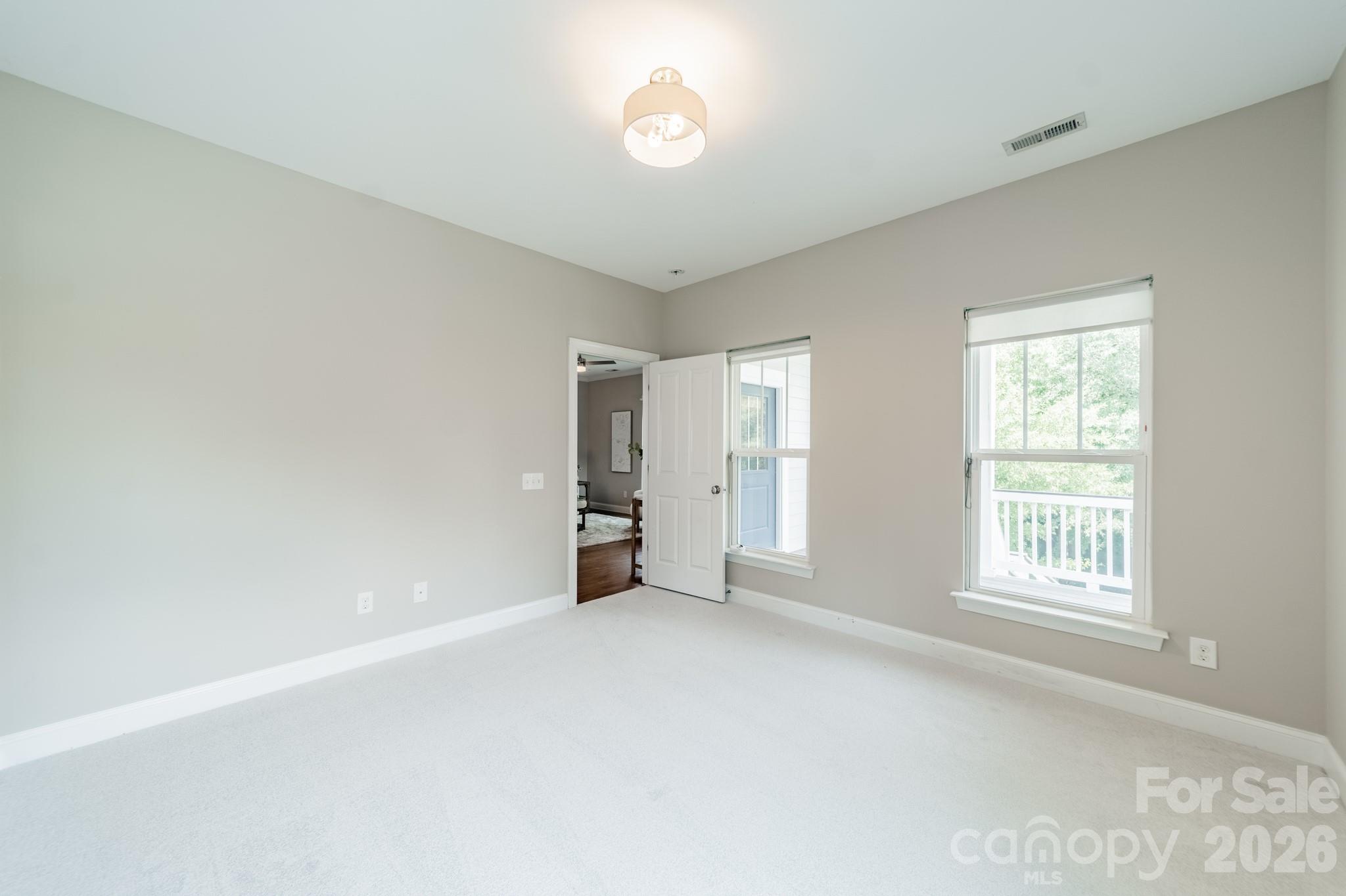 10236 Vanguard Parkway — Huntersville
