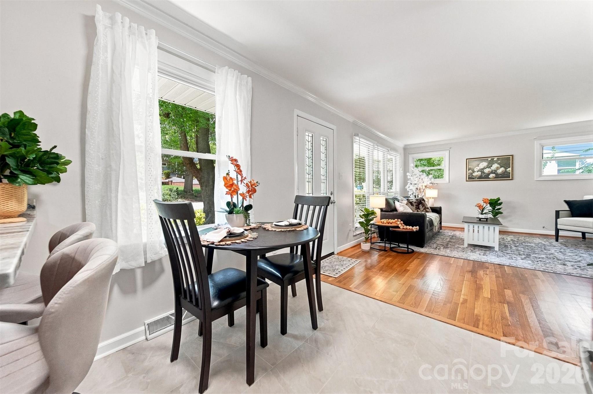 1518 11th Street NW — Hickory