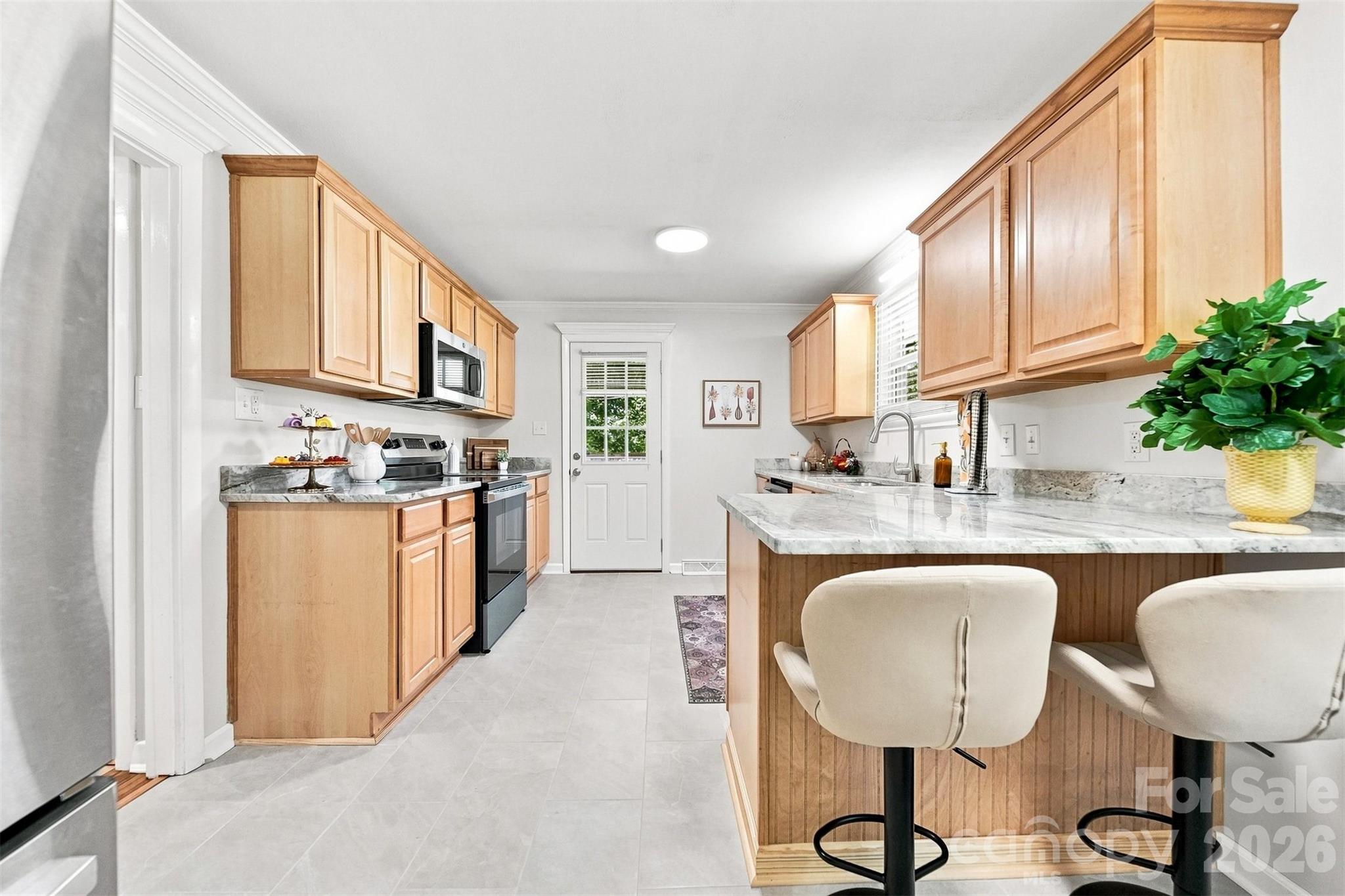 1518 11th Street NW — Hickory