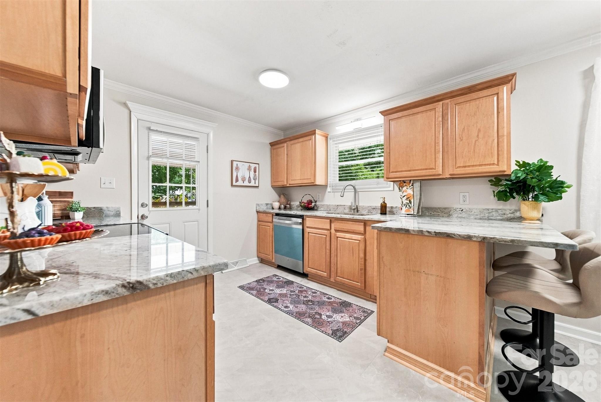 1518 11th Street NW — Hickory