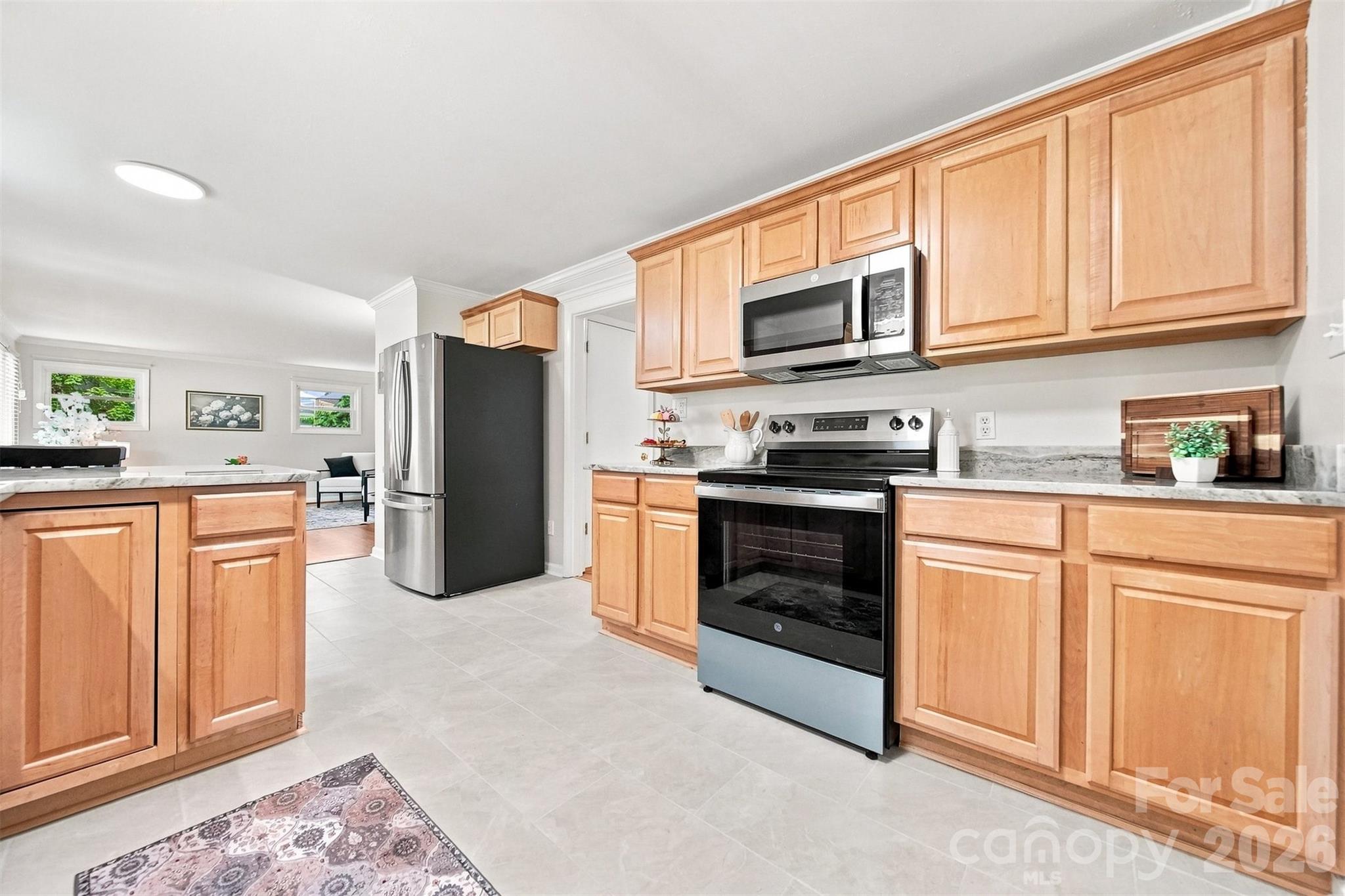 1518 11th Street NW — Hickory