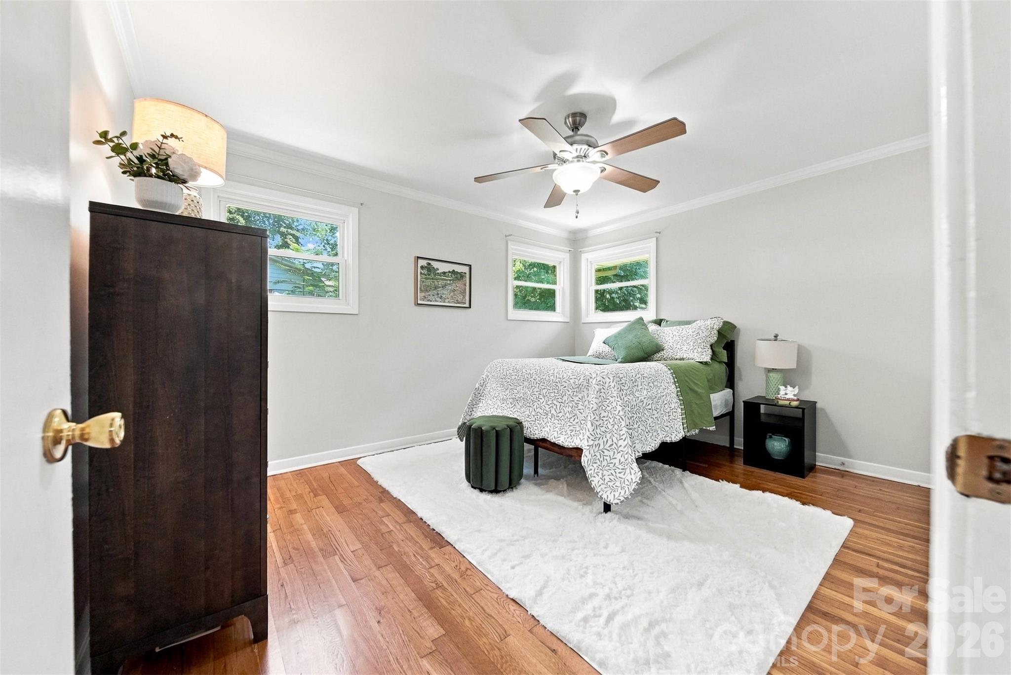 1518 11th Street NW — Hickory