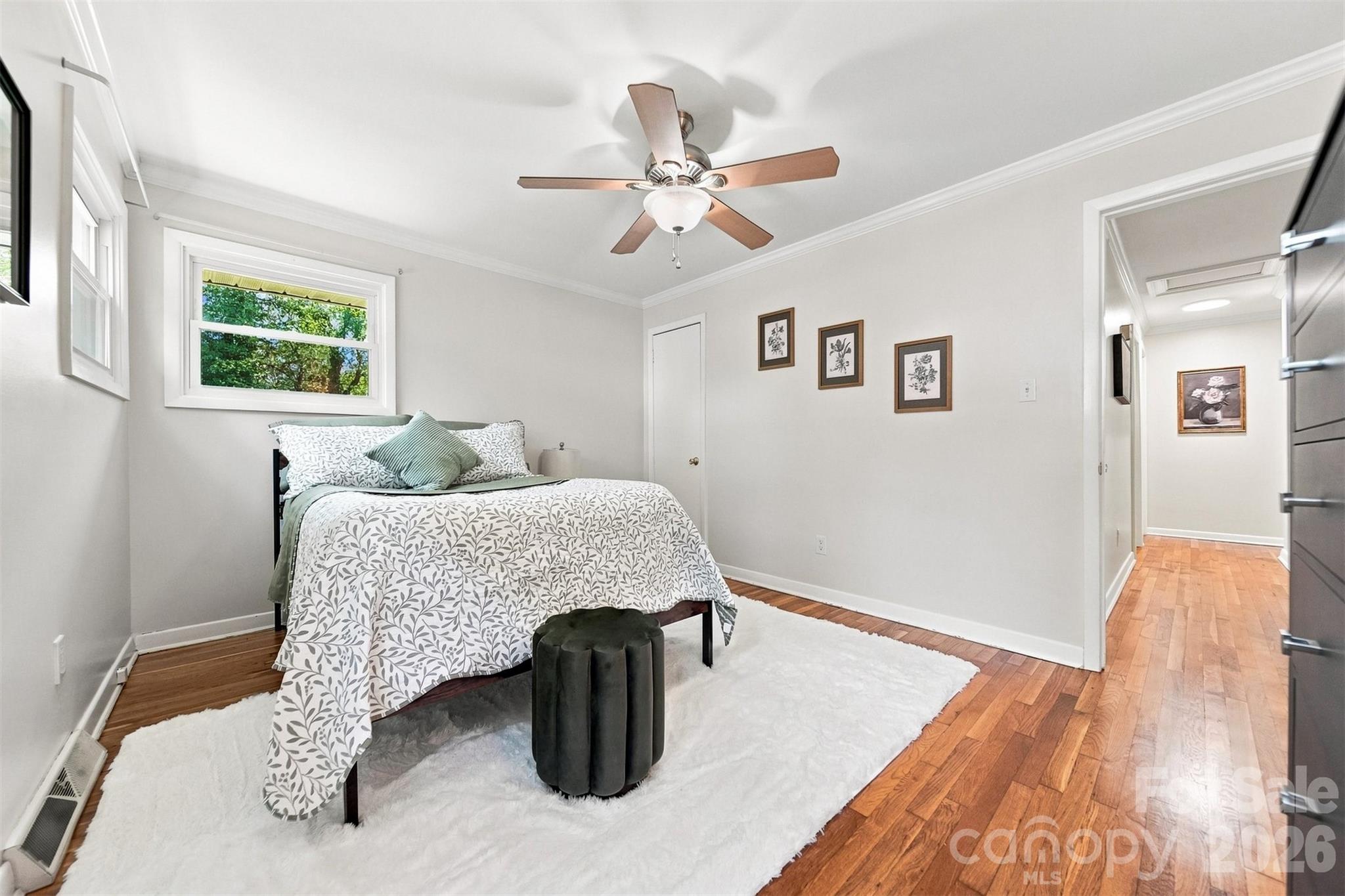1518 11th Street NW — Hickory