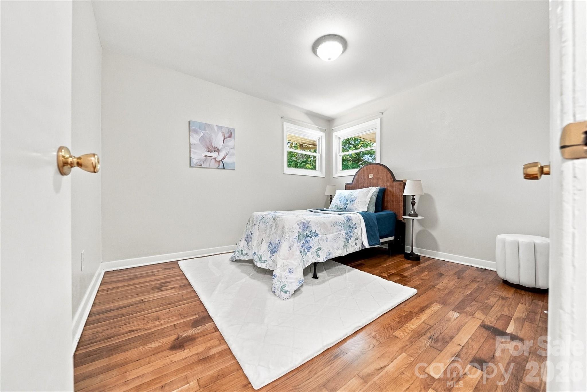 1518 11th Street NW — Hickory