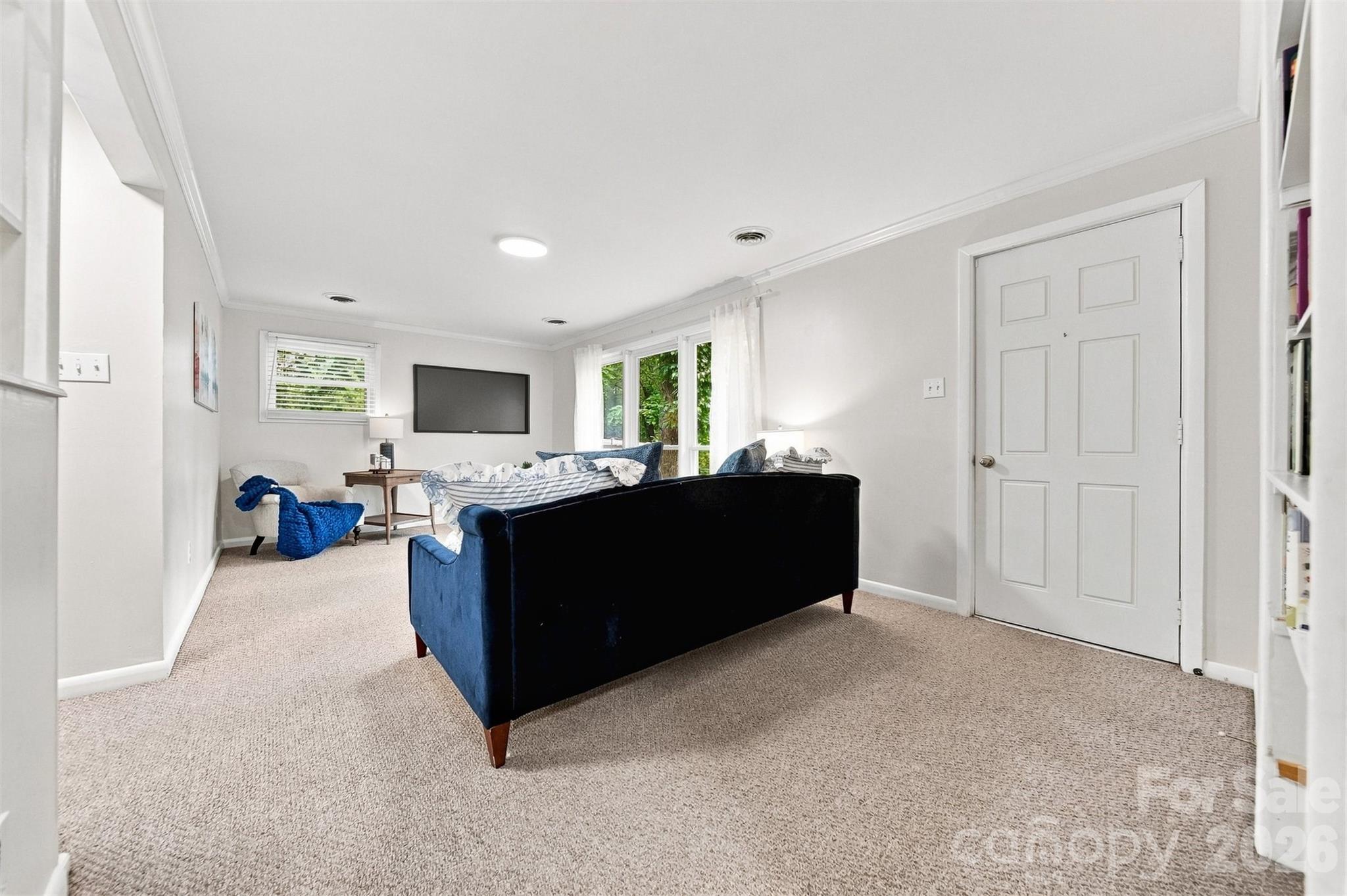 1518 11th Street NW — Hickory
