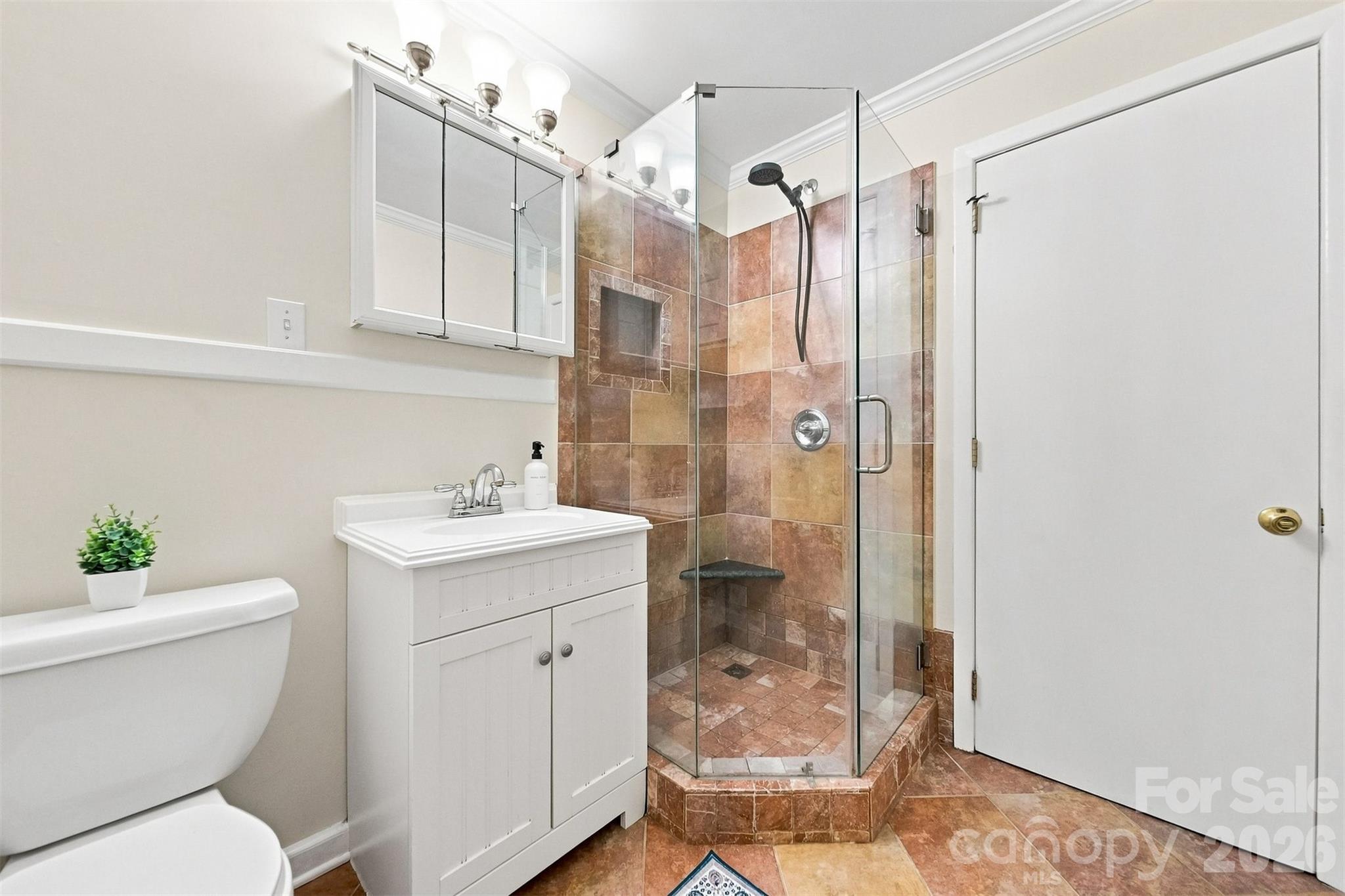 1518 11th Street NW — Hickory