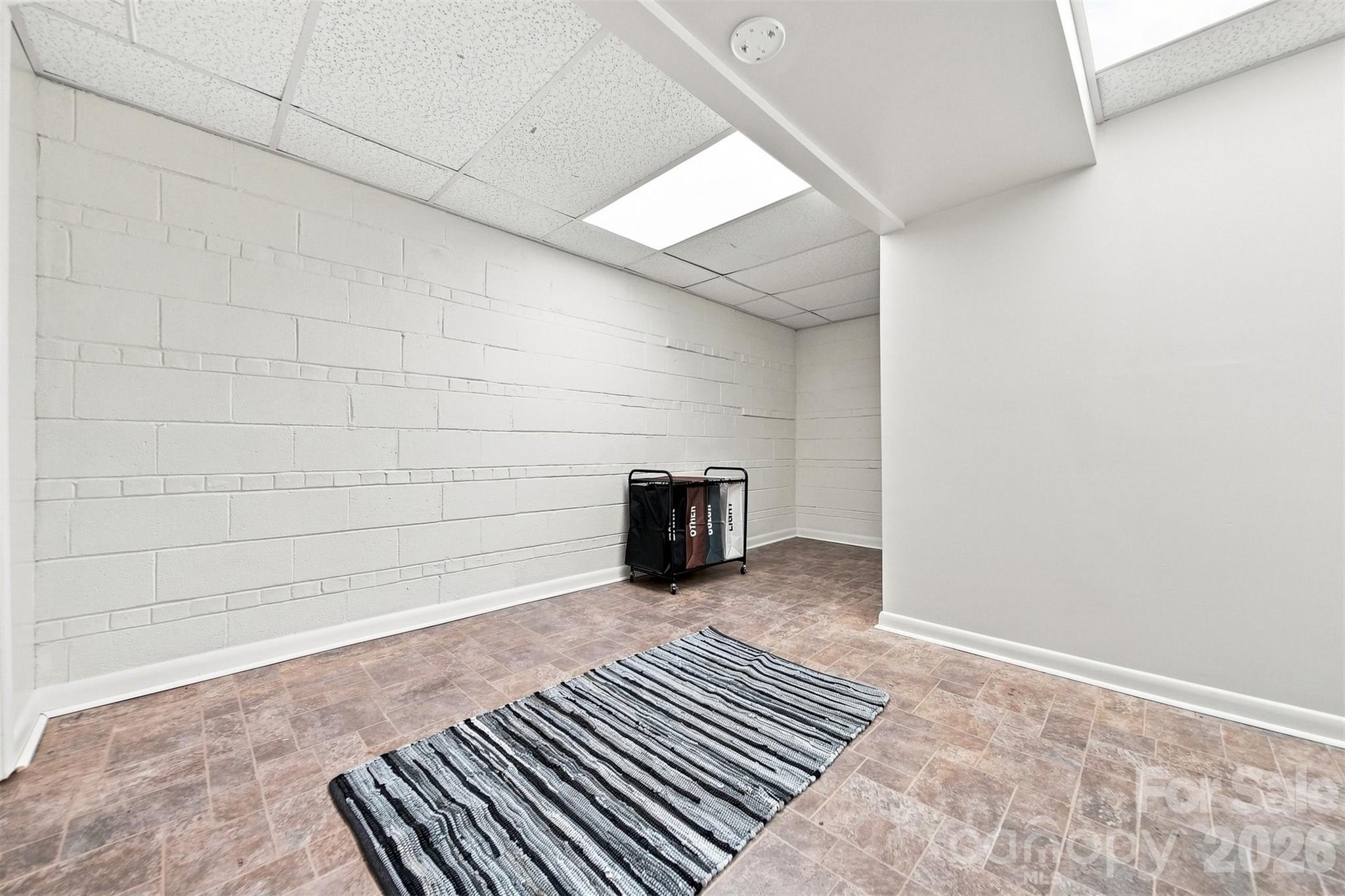 1518 11th Street NW — Hickory