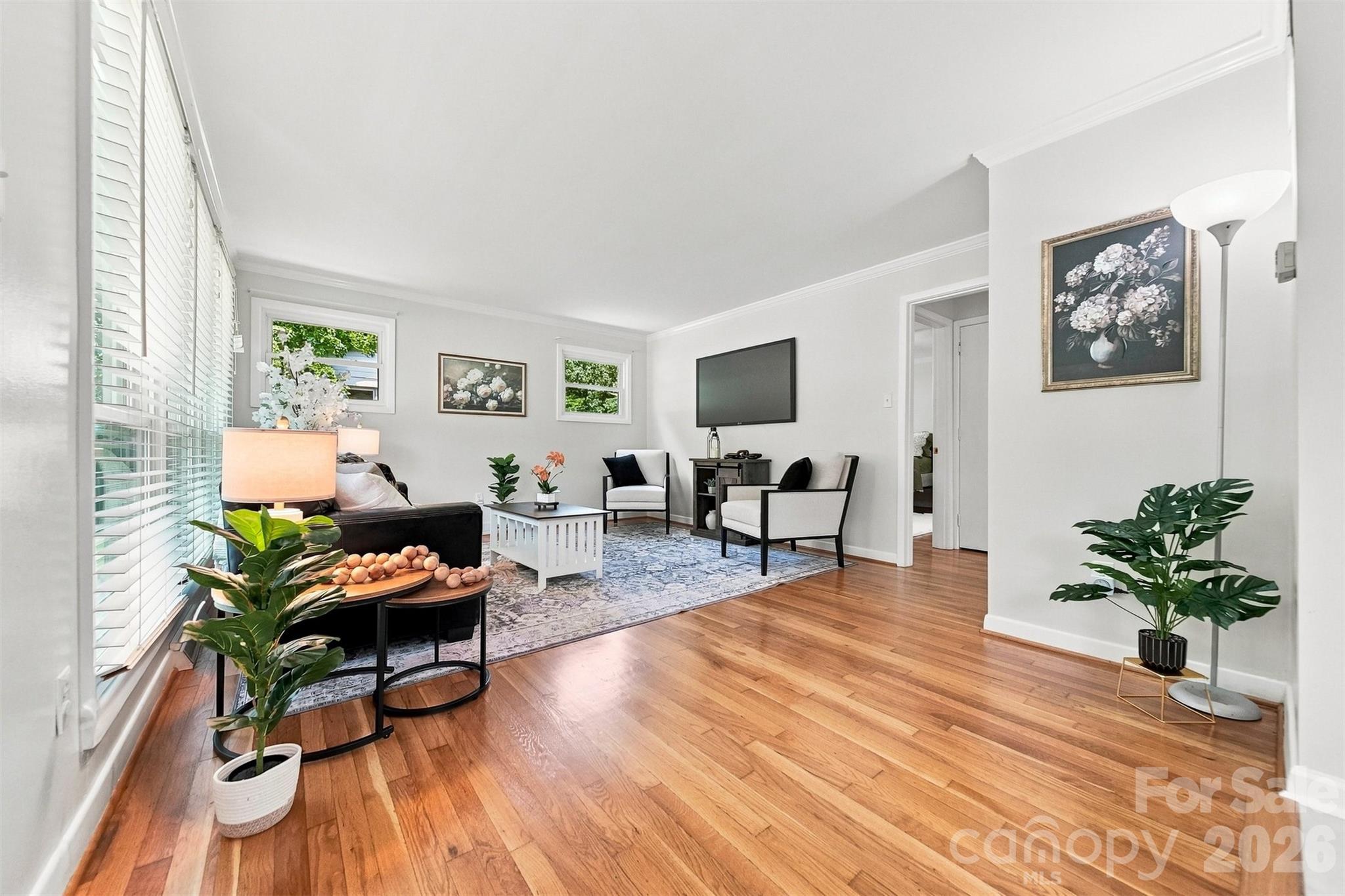 1518 11th Street NW — Hickory