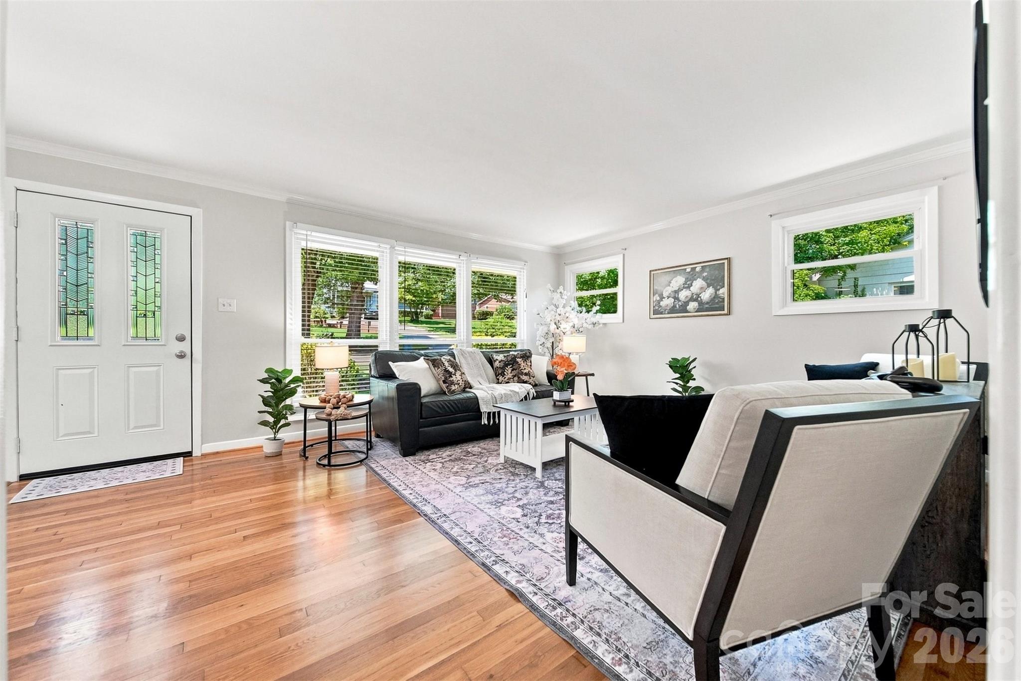 1518 11th Street NW — Hickory