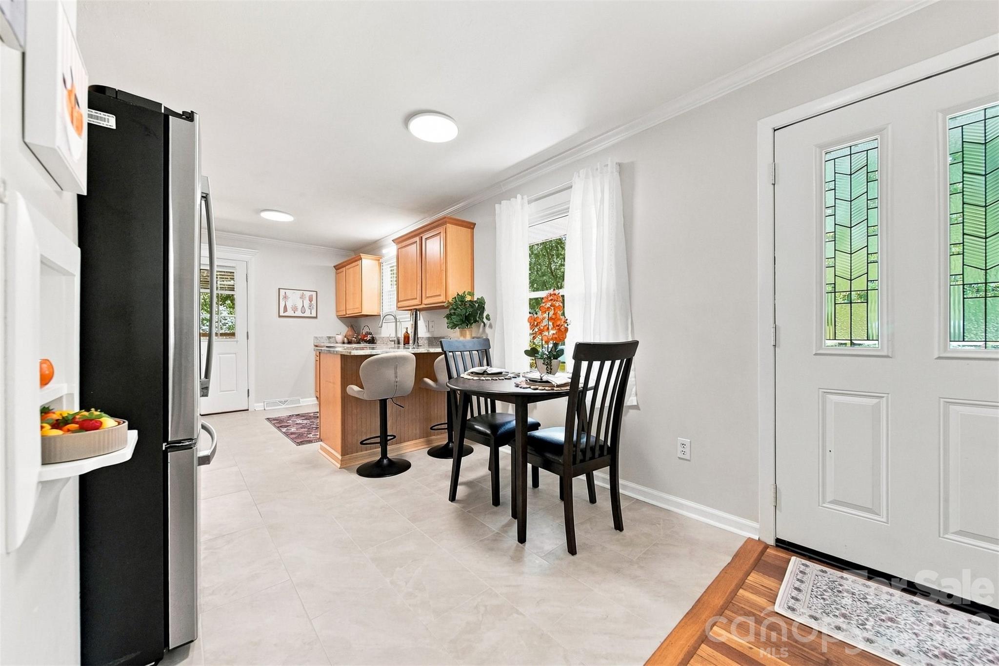 1518 11th Street NW — Hickory