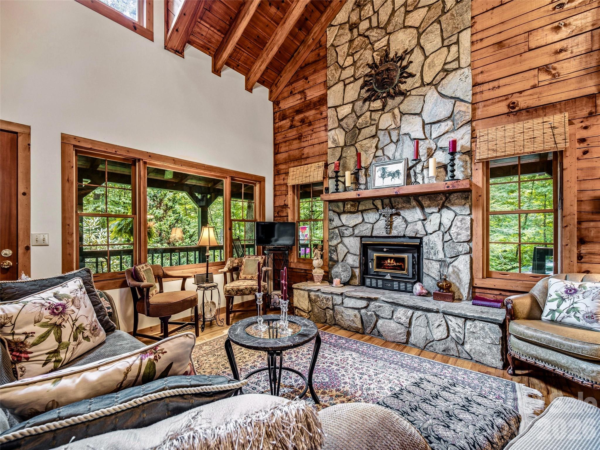 696 Top Of The Mountain Road — Hendersonville