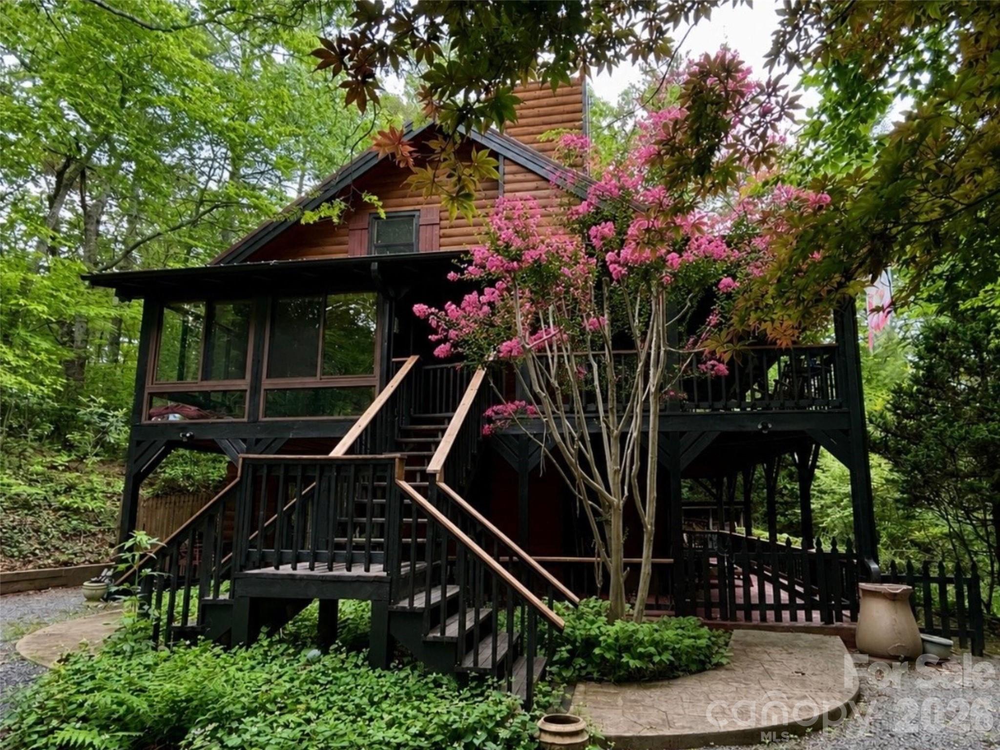 696 Top Of The Mountain Road — Hendersonville