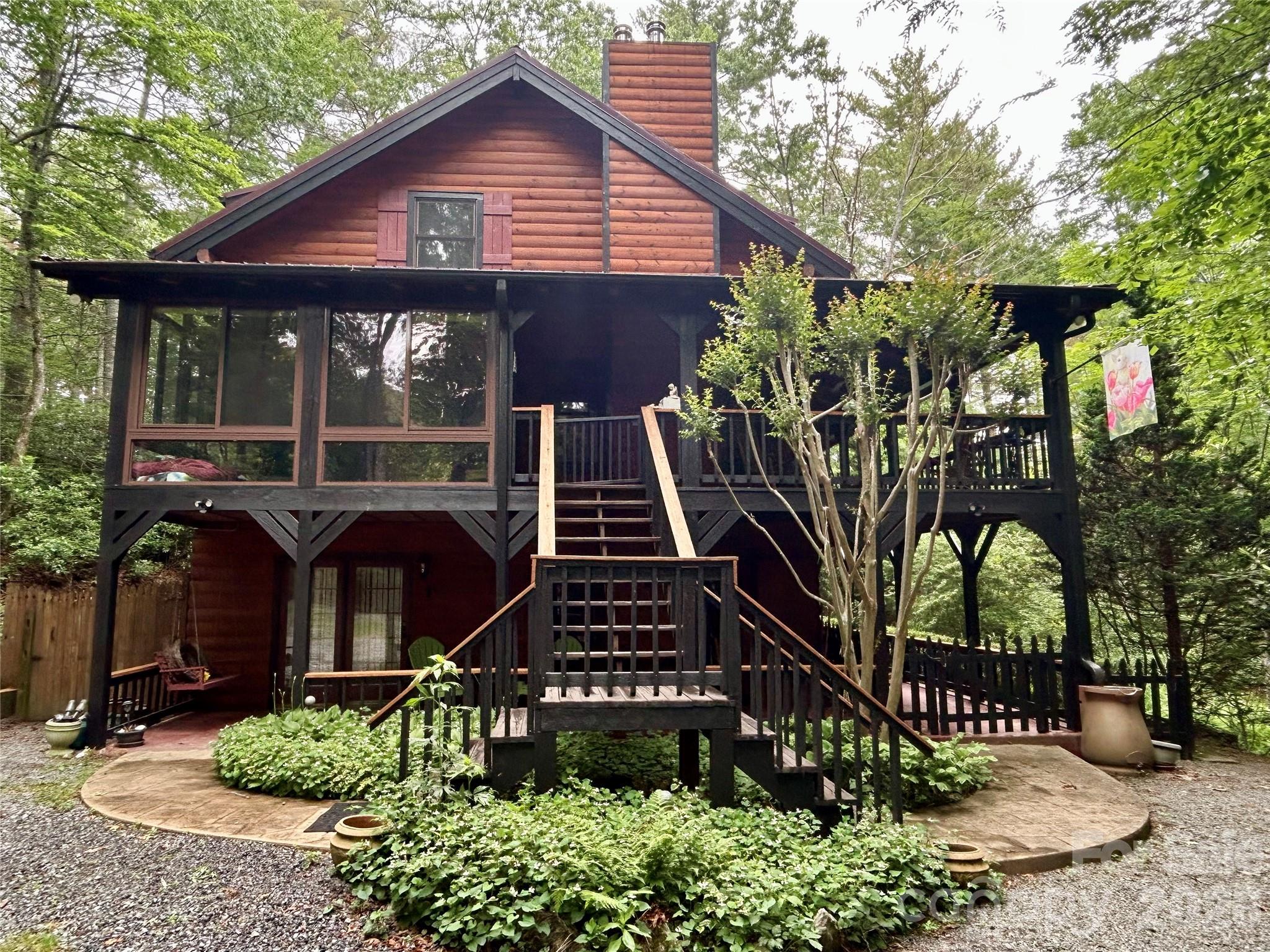 696 Top Of The Mountain Road — Hendersonville