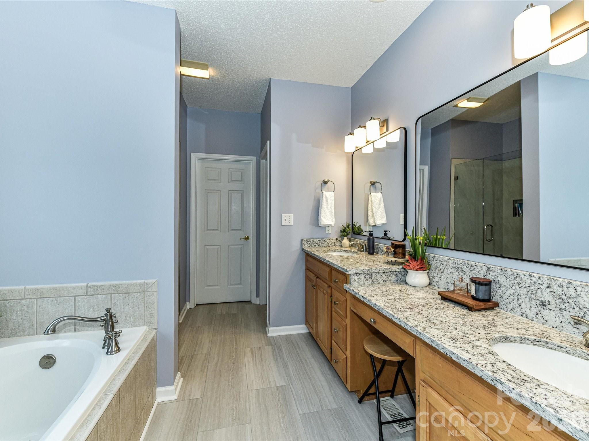 8227 Laurel Oak Court — Harrisburg