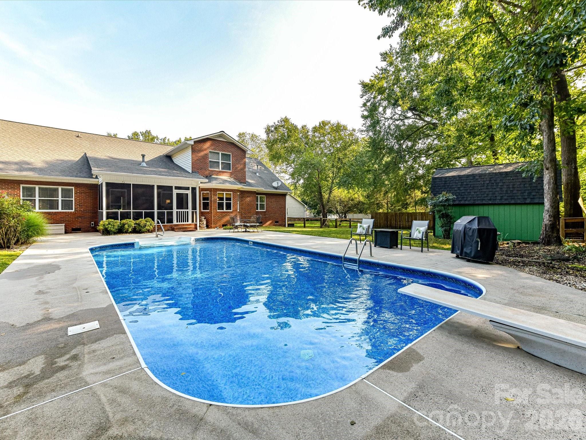 8227 Laurel Oak Court — Harrisburg