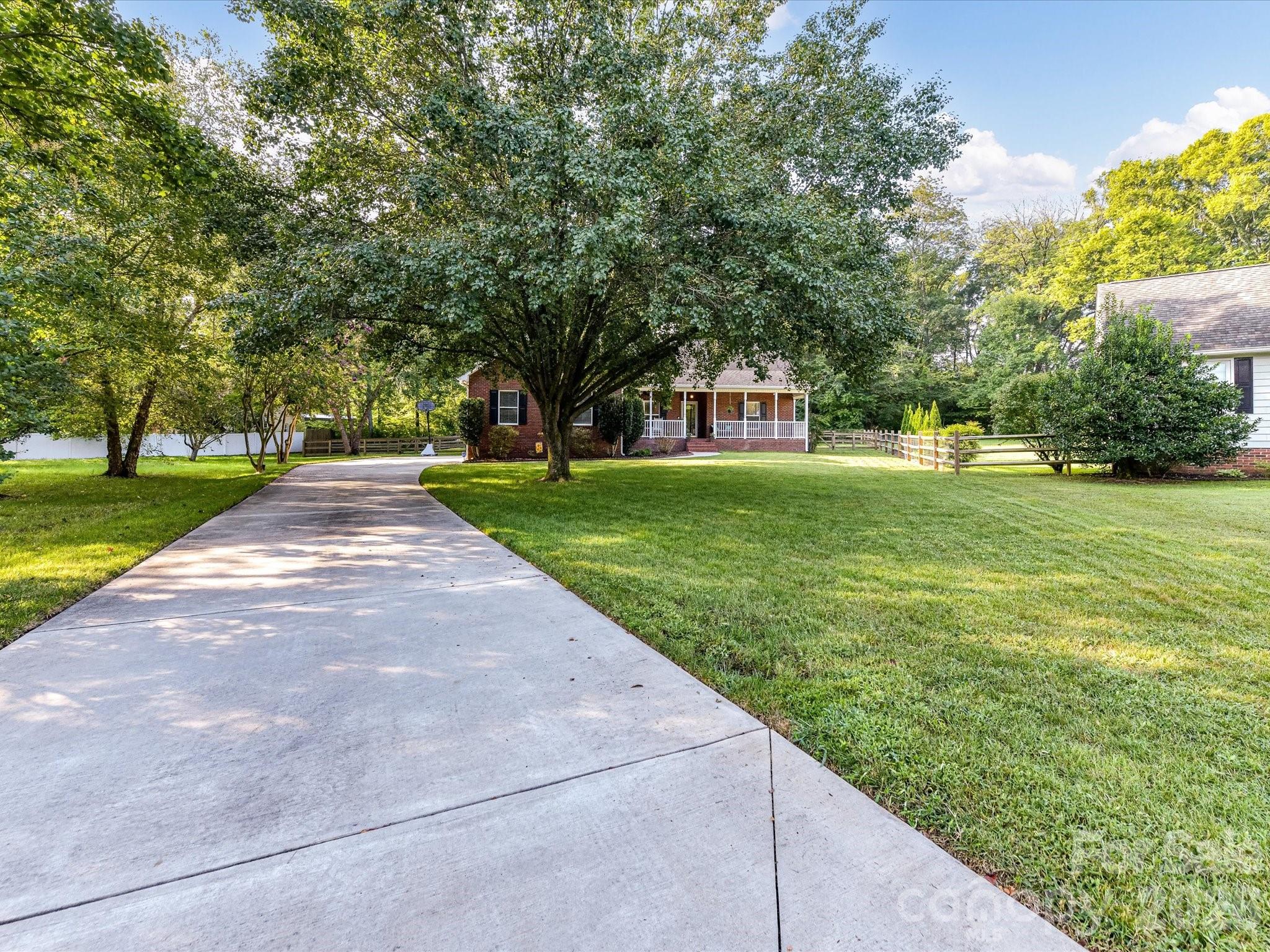 8227 Laurel Oak Court — Harrisburg