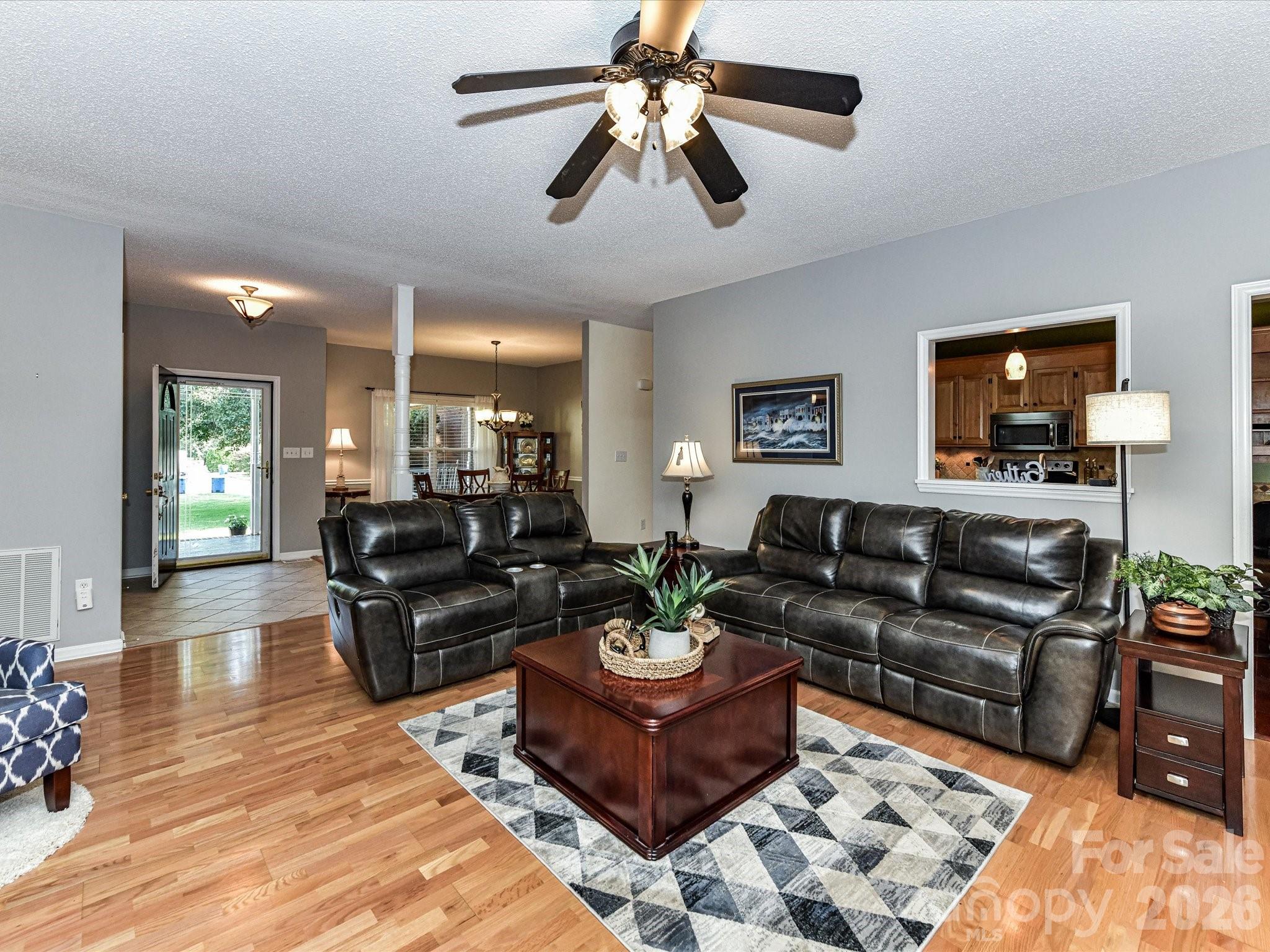 8227 Laurel Oak Court — Harrisburg