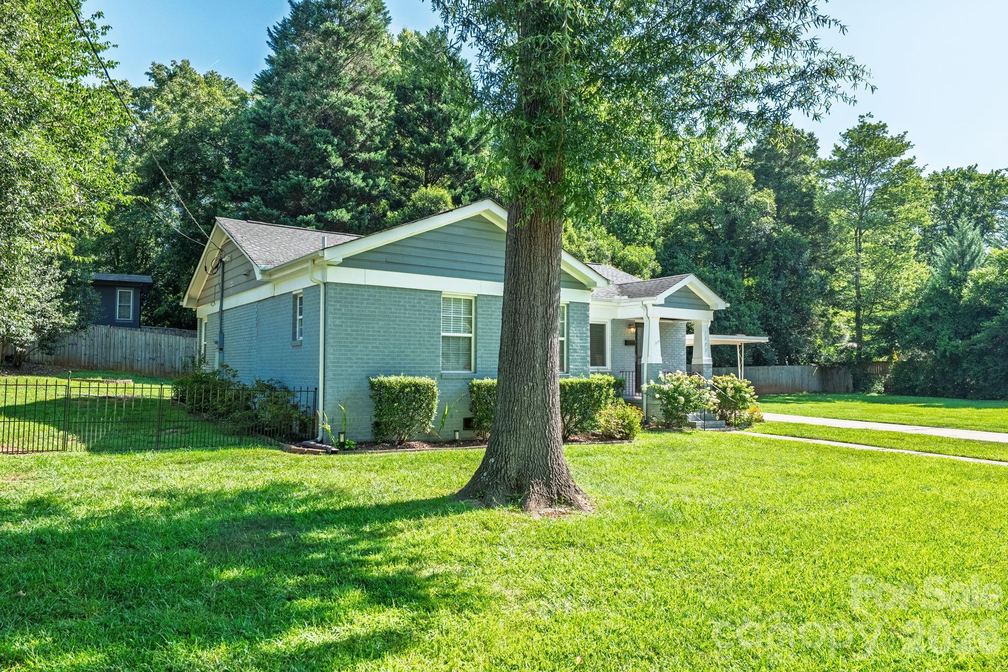 1323 Carolyn Drive — Charlotte