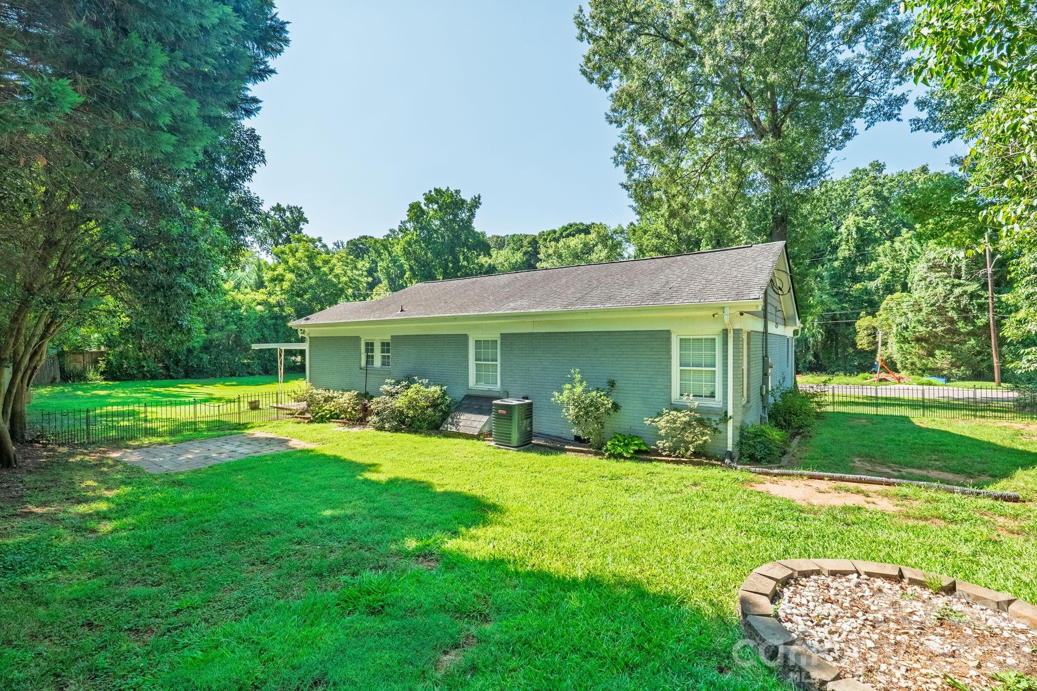 1323 Carolyn Drive — Charlotte
