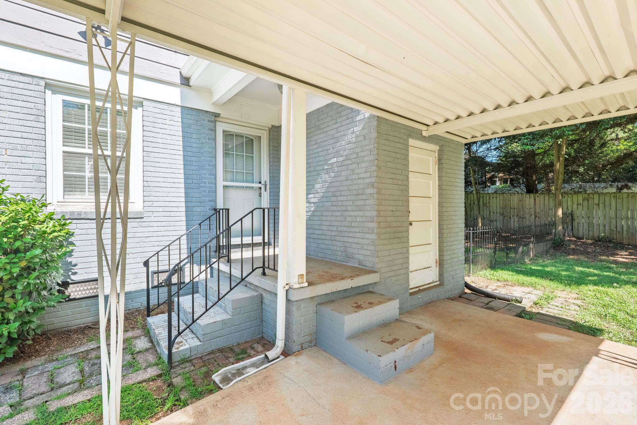 1323 Carolyn Drive — Charlotte