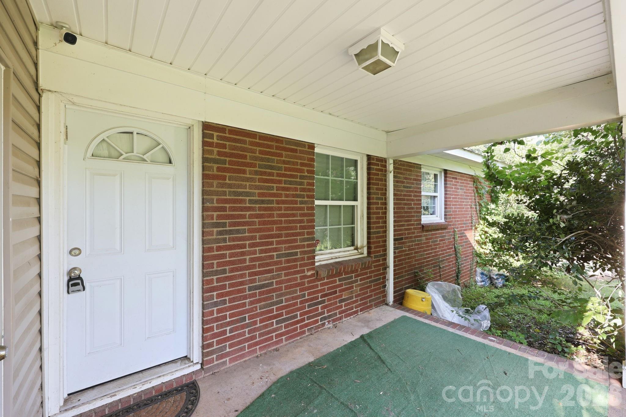 1400 Lasalle Street — Charlotte