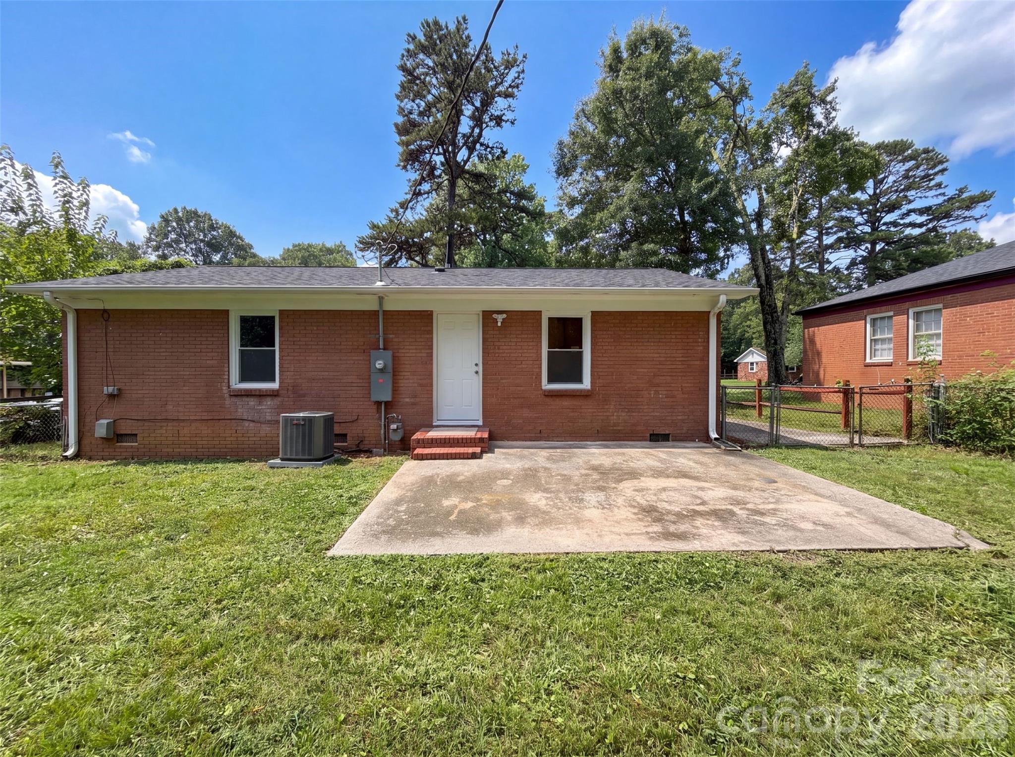 528 Kentbrook Drive — Charlotte