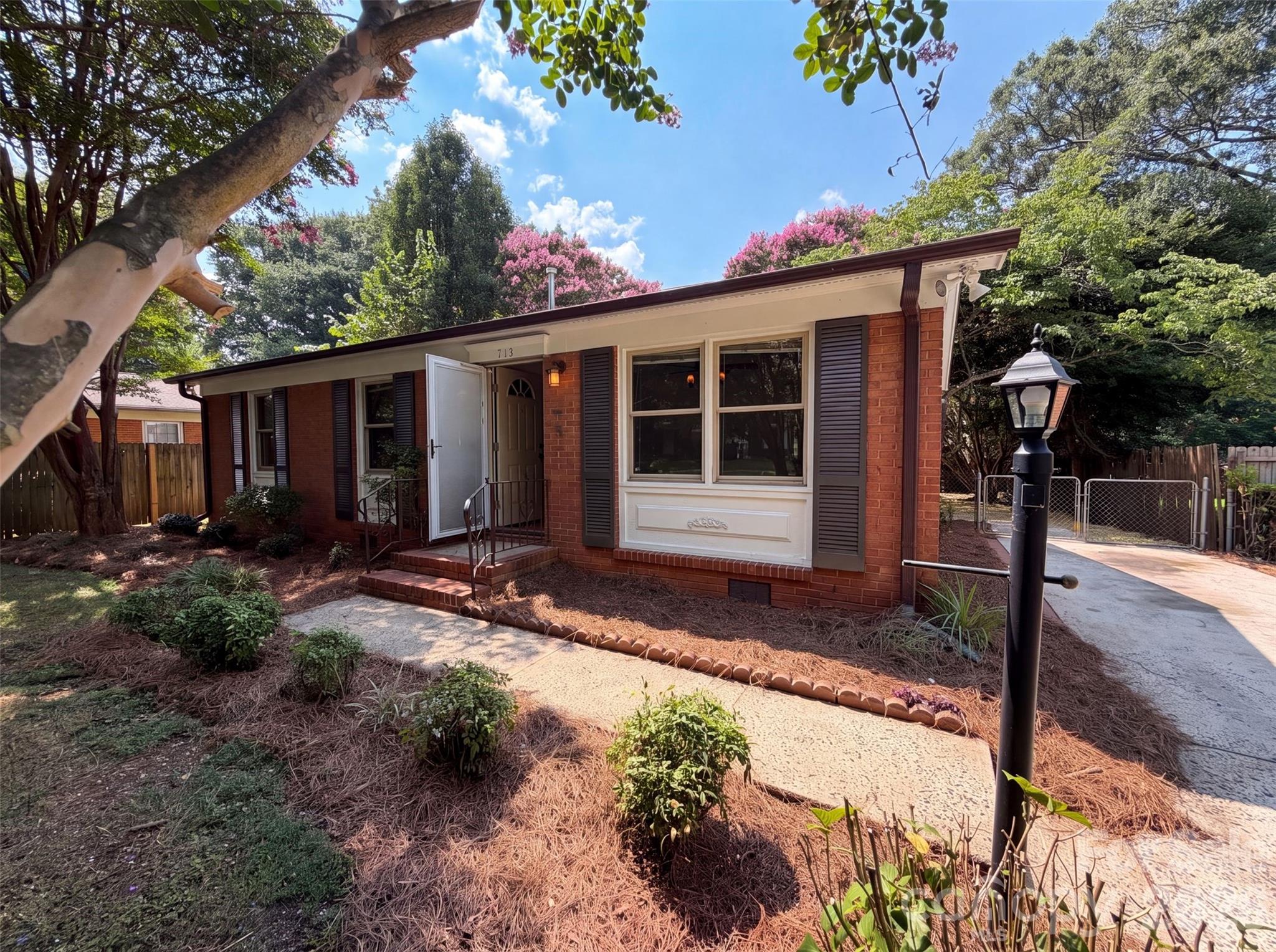 713 Ridgedale Court — Charlotte