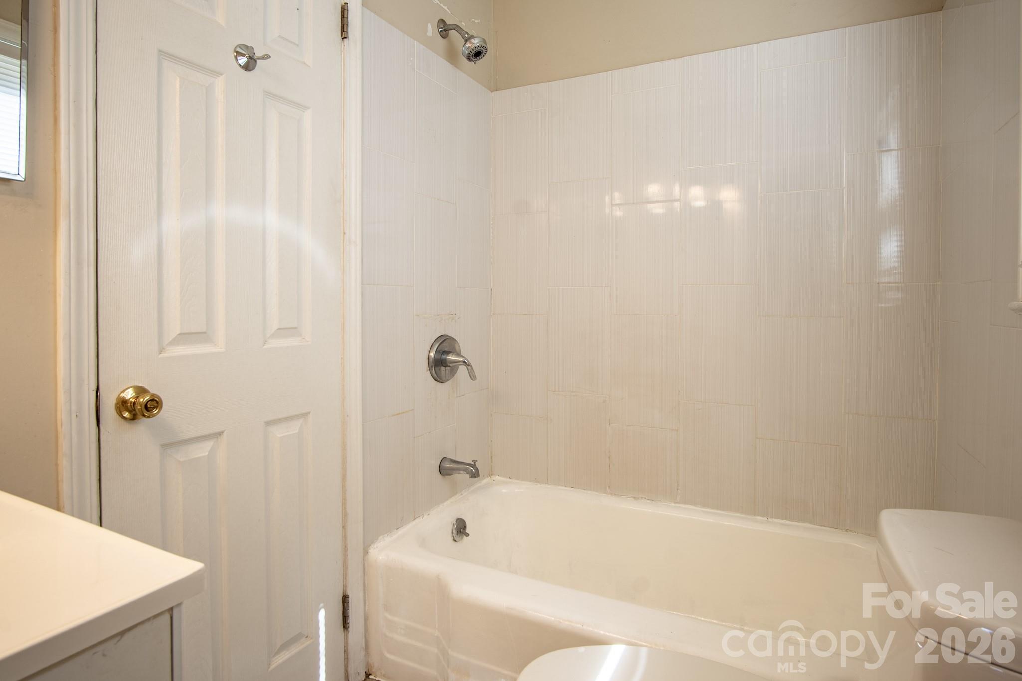 1708 Belmar Drive — Gastonia