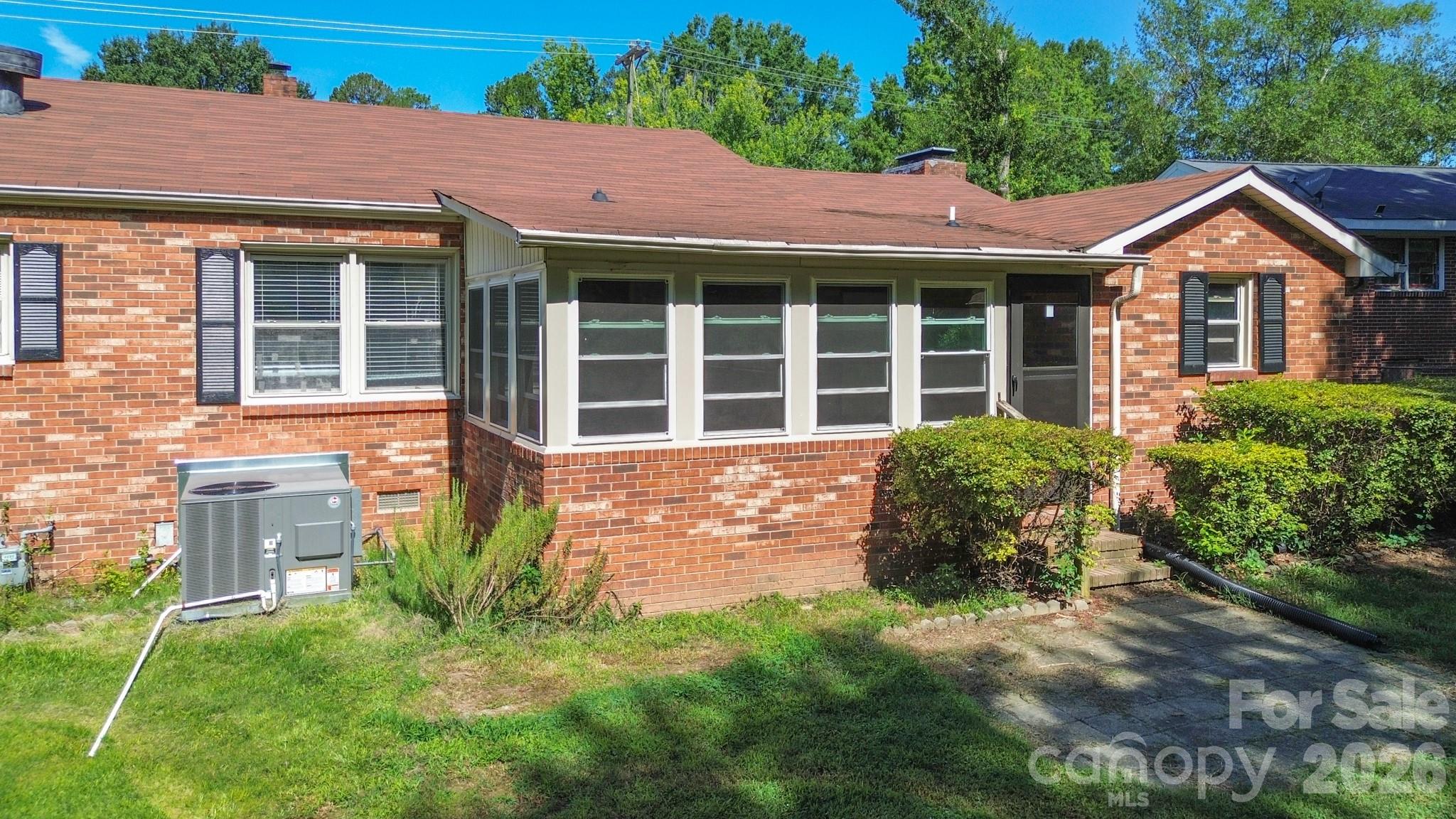 1708 Belmar Drive — Gastonia