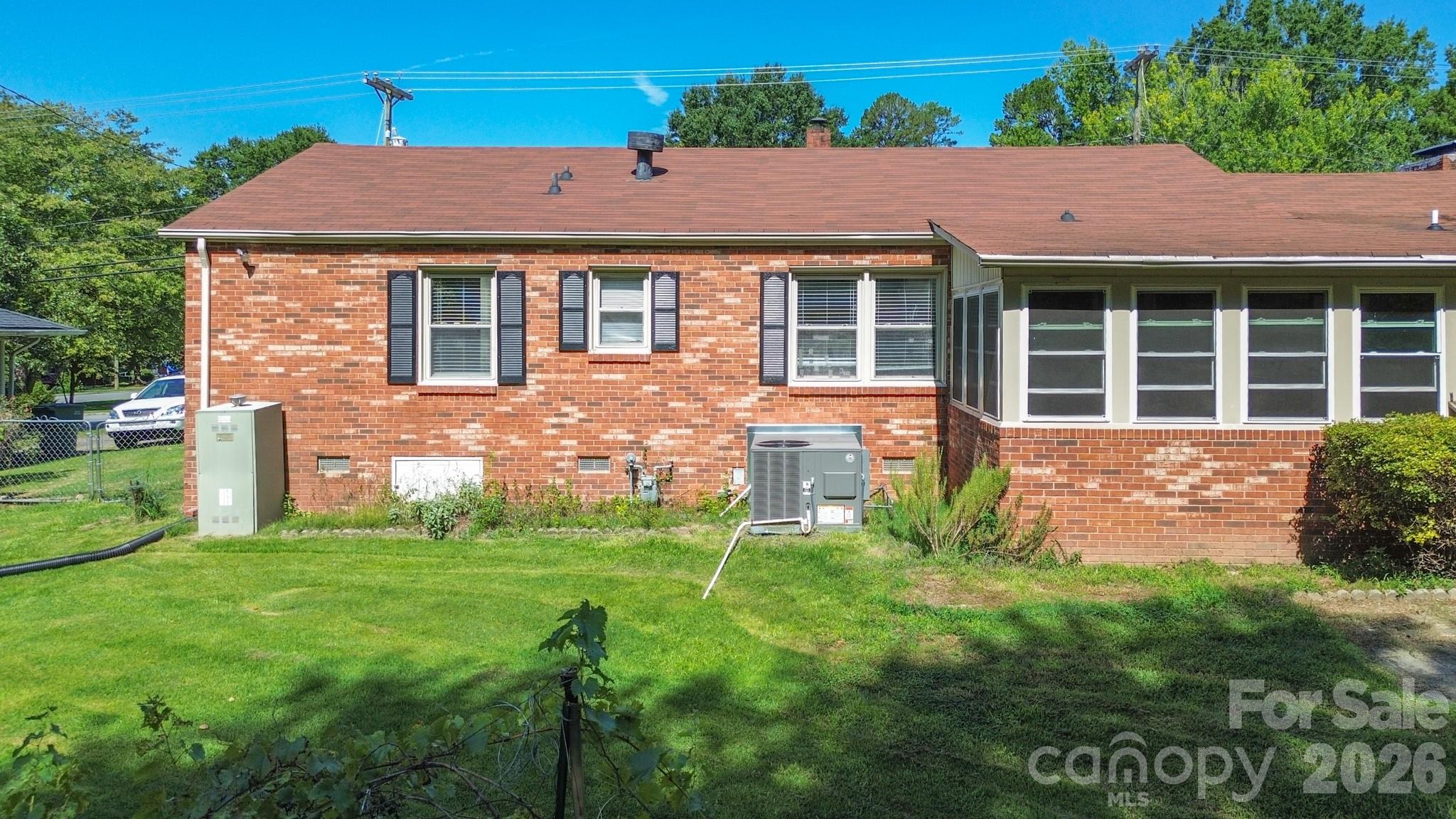 1708 Belmar Drive — Gastonia