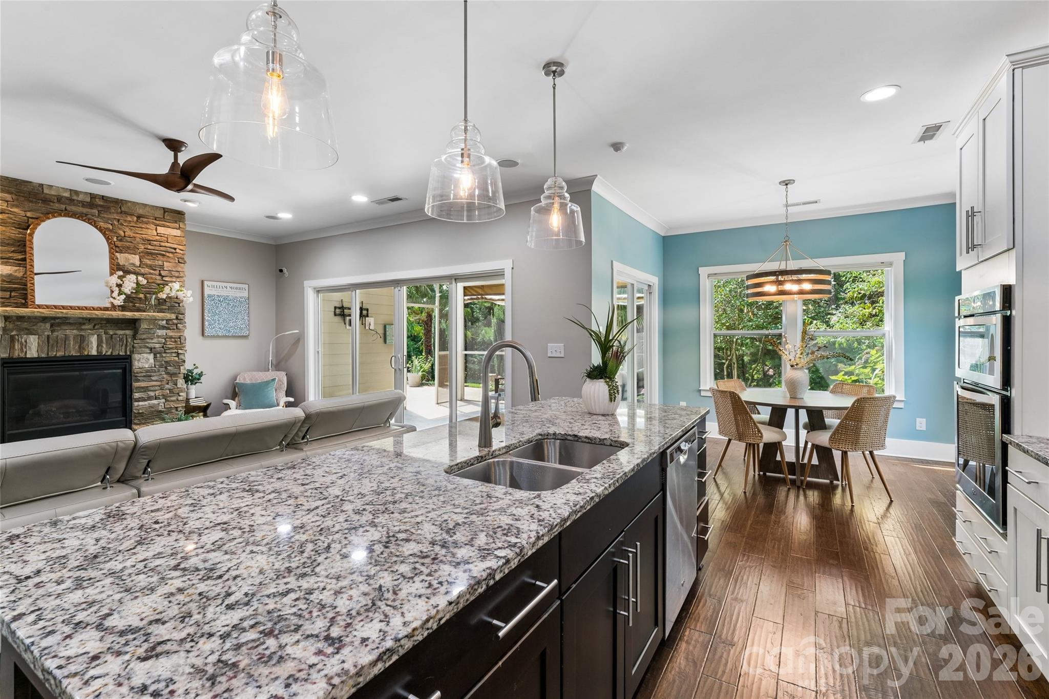 10177 Lakeshore Drive — Lancaster