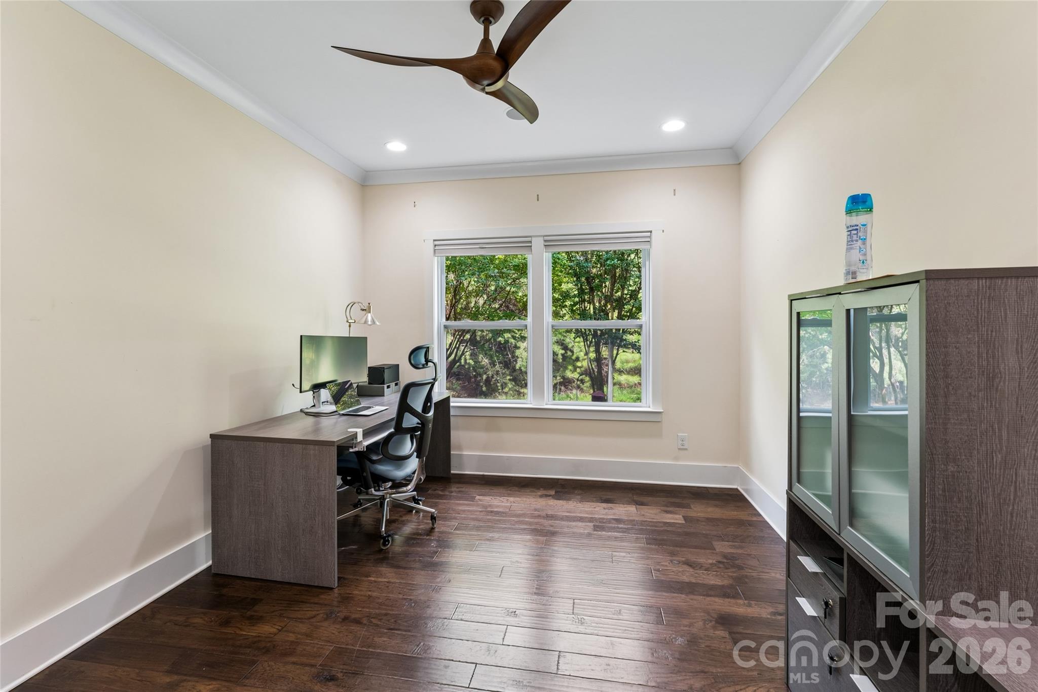 10177 Lakeshore Drive — Lancaster
