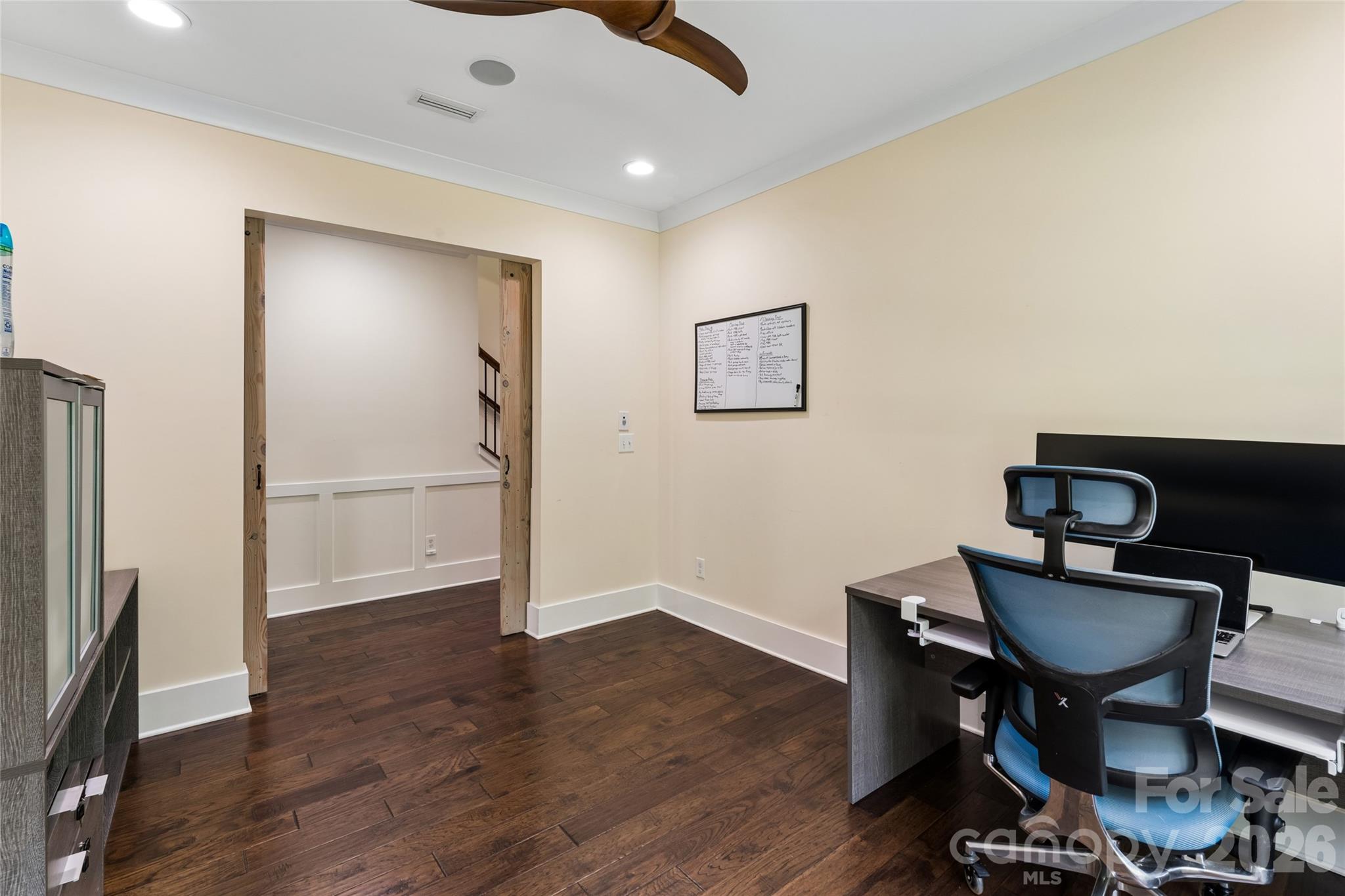 10177 Lakeshore Drive — Lancaster