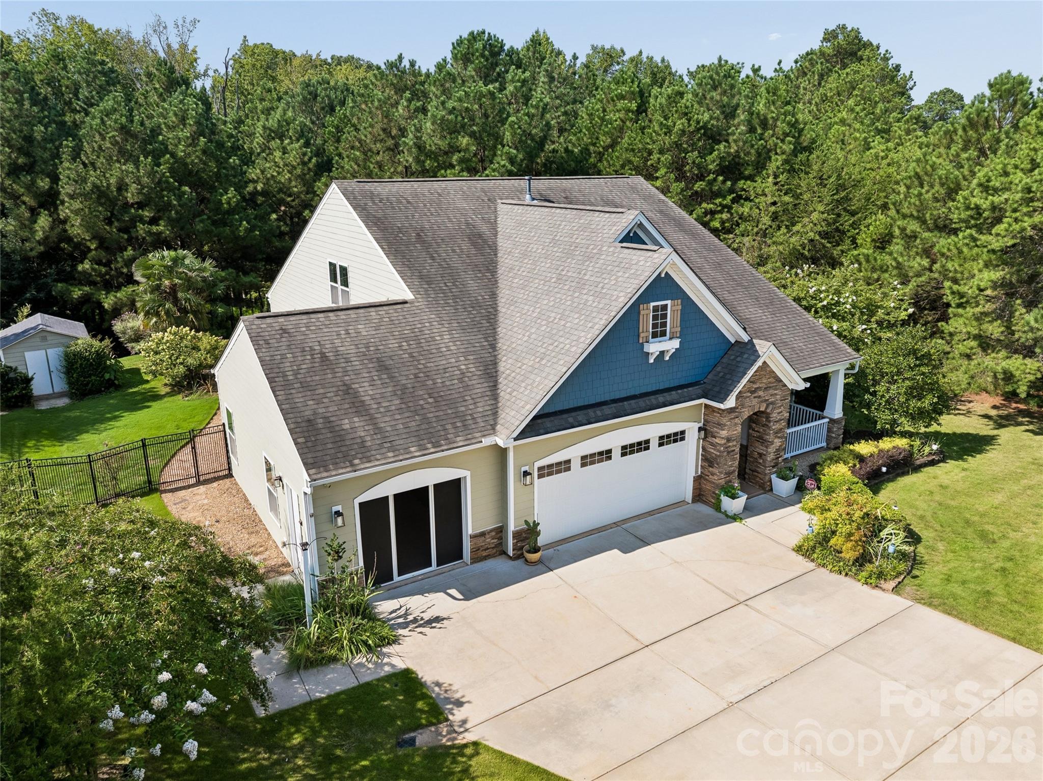 10177 Lakeshore Drive — Lancaster