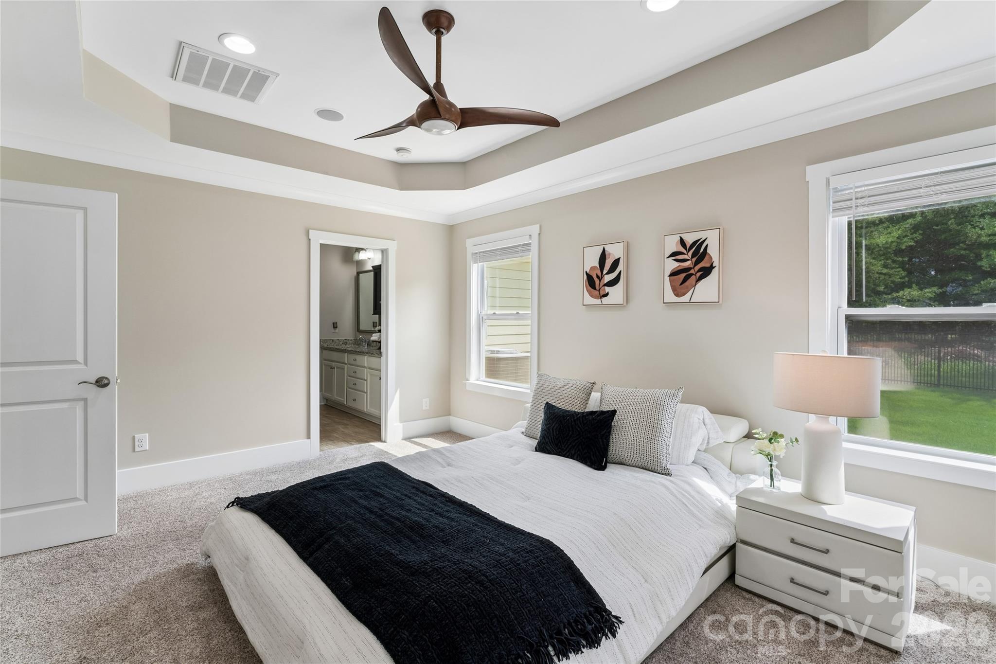 10177 Lakeshore Drive — Lancaster