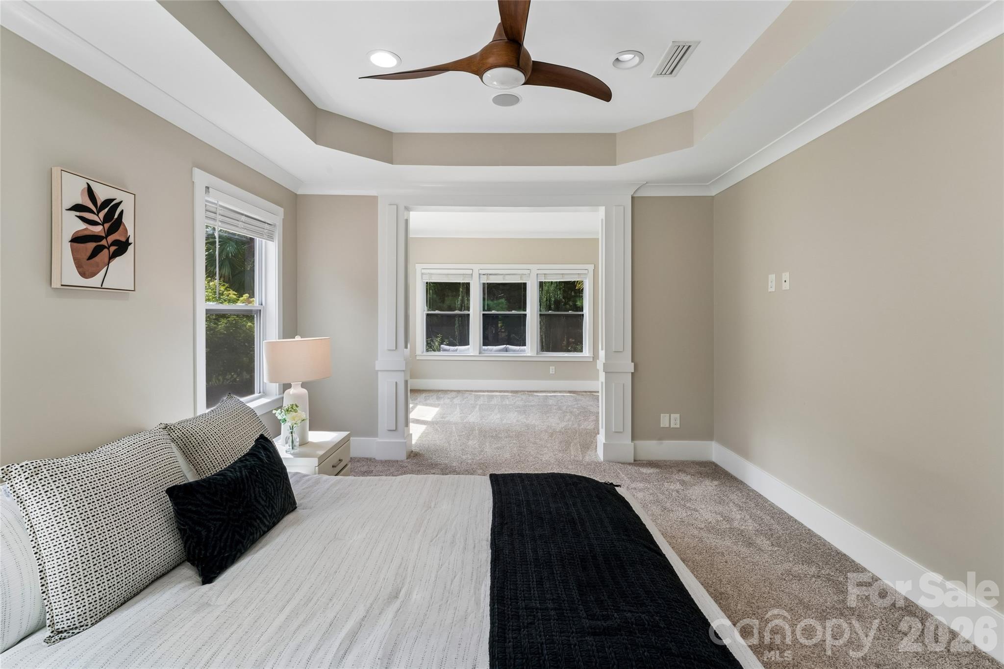 10177 Lakeshore Drive — Lancaster
