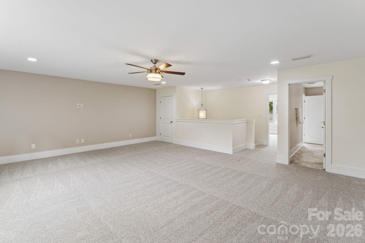 10177 Lakeshore Drive — Lancaster