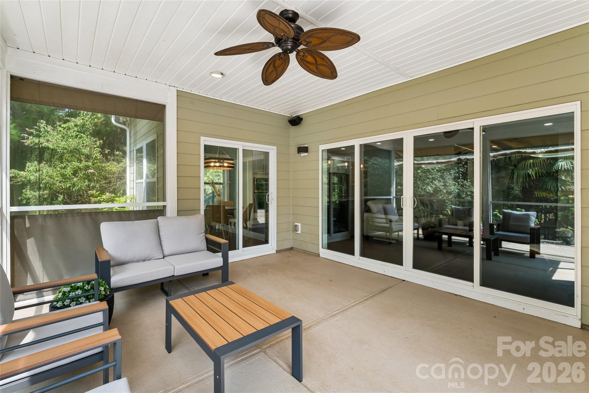 10177 Lakeshore Drive — Lancaster