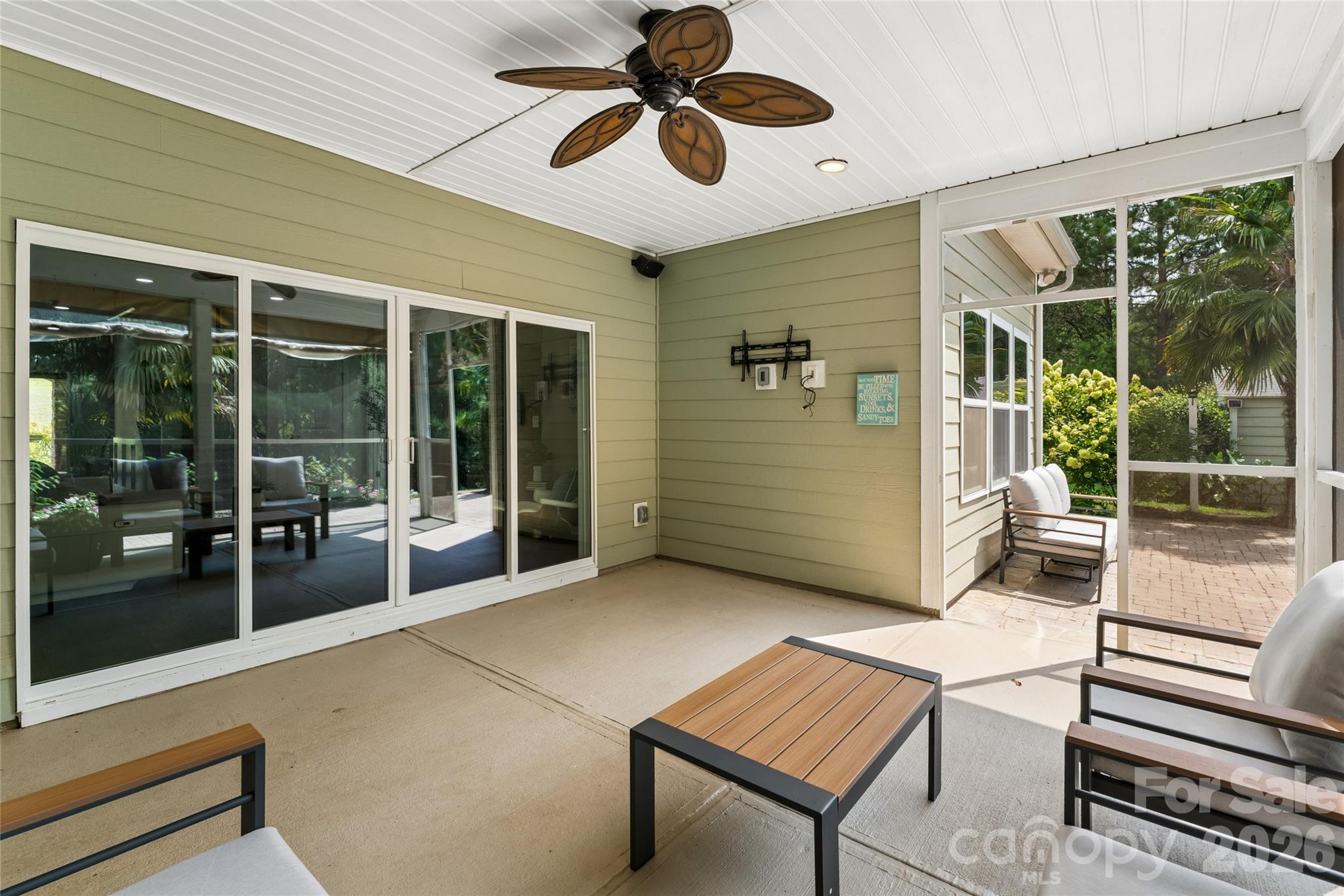10177 Lakeshore Drive — Lancaster