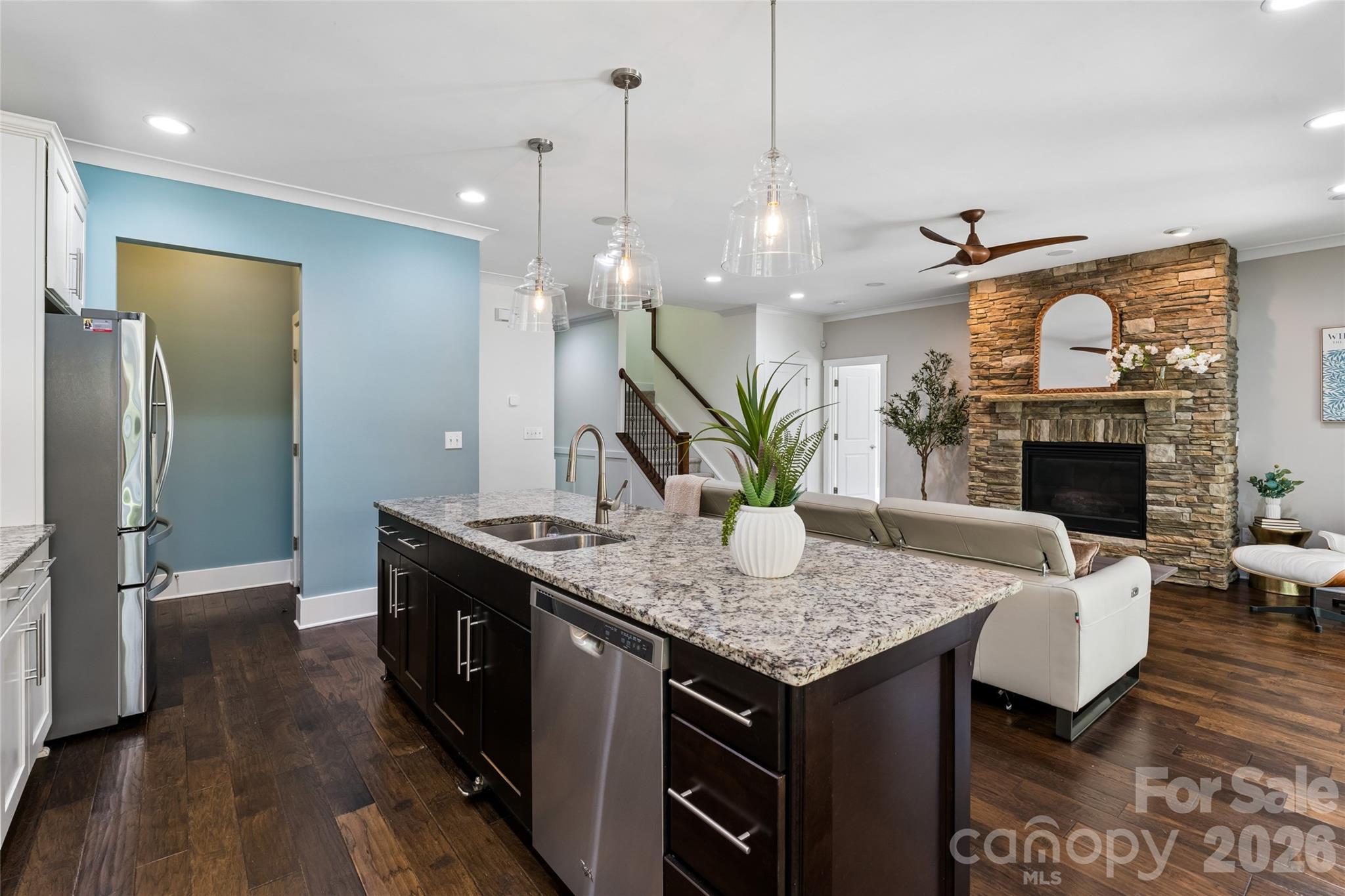 10177 Lakeshore Drive — Lancaster