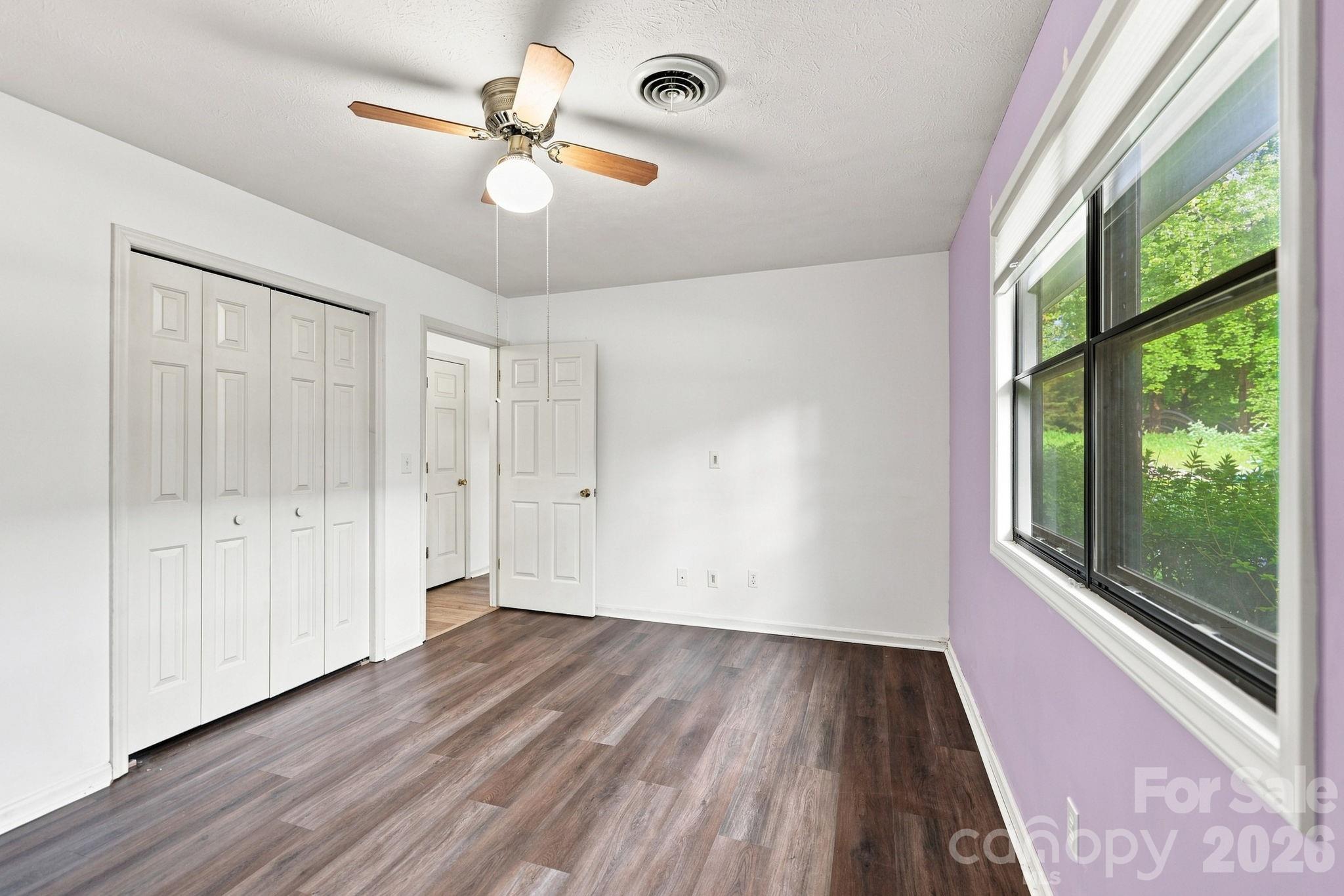 703 Farmington Circle — Hendersonville
