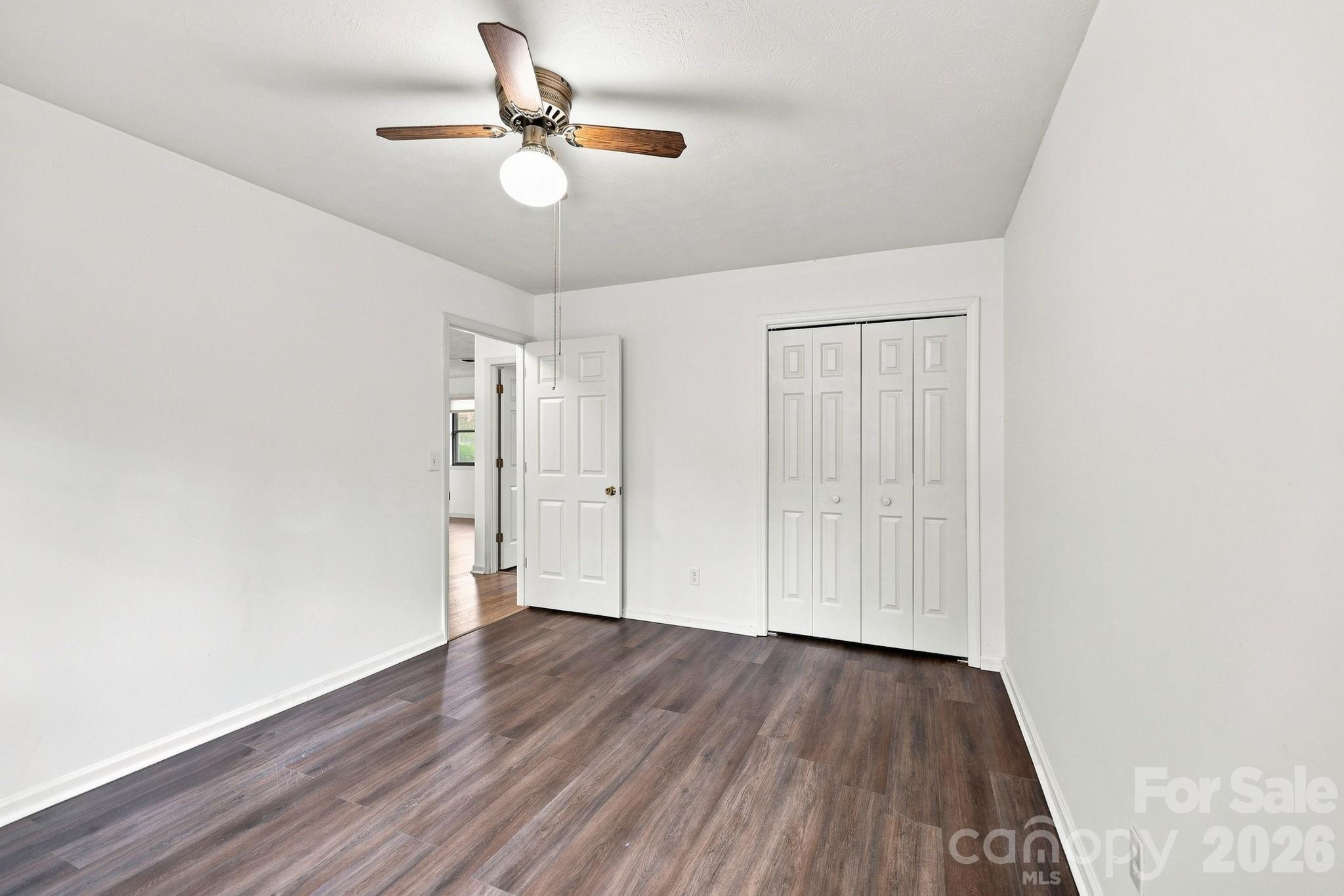 703 Farmington Circle — Hendersonville
