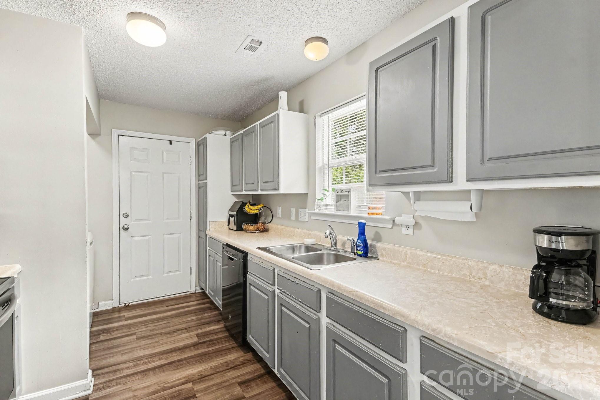 1240 Log Cabin Road — Charlotte