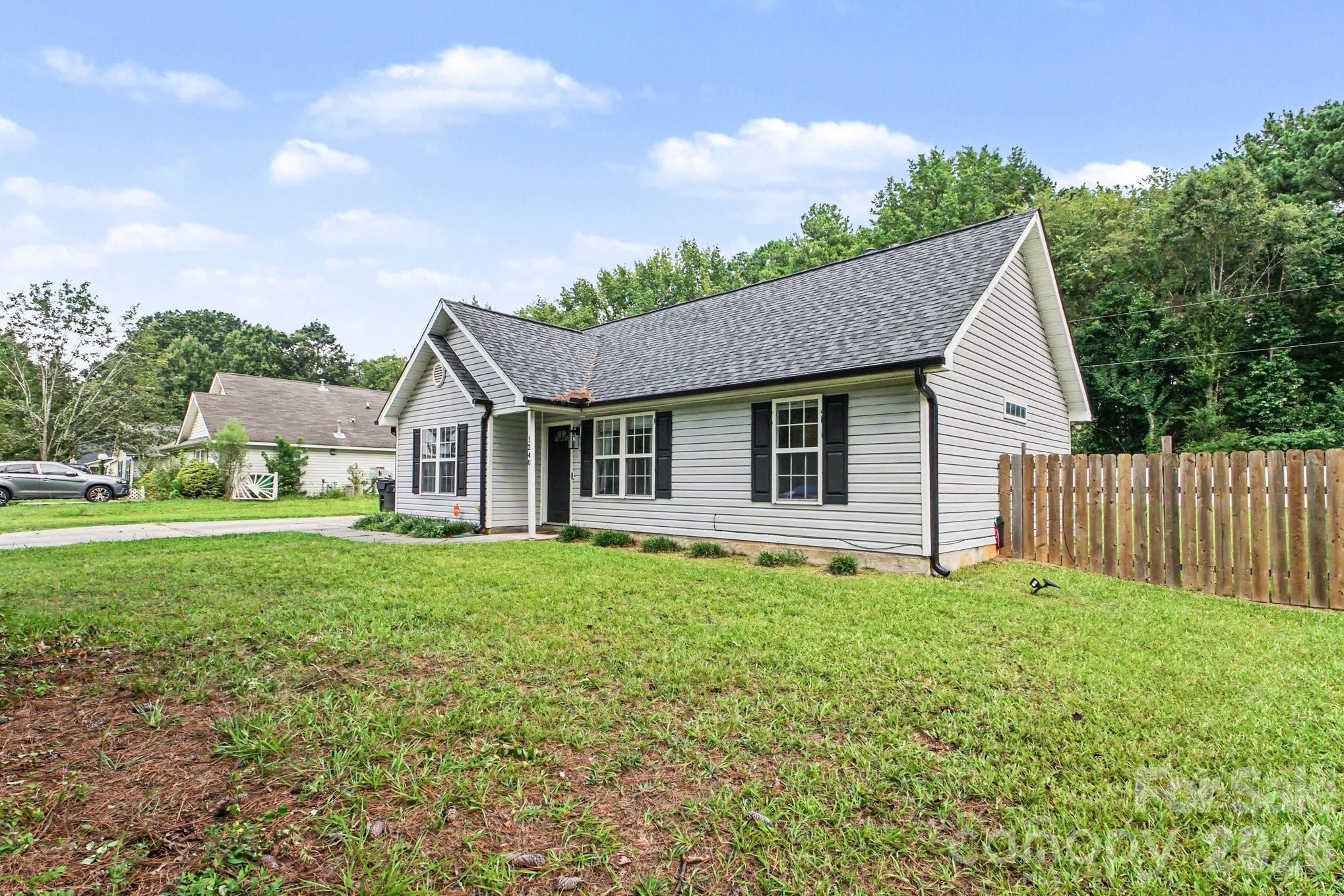1240 Log Cabin Road — Charlotte