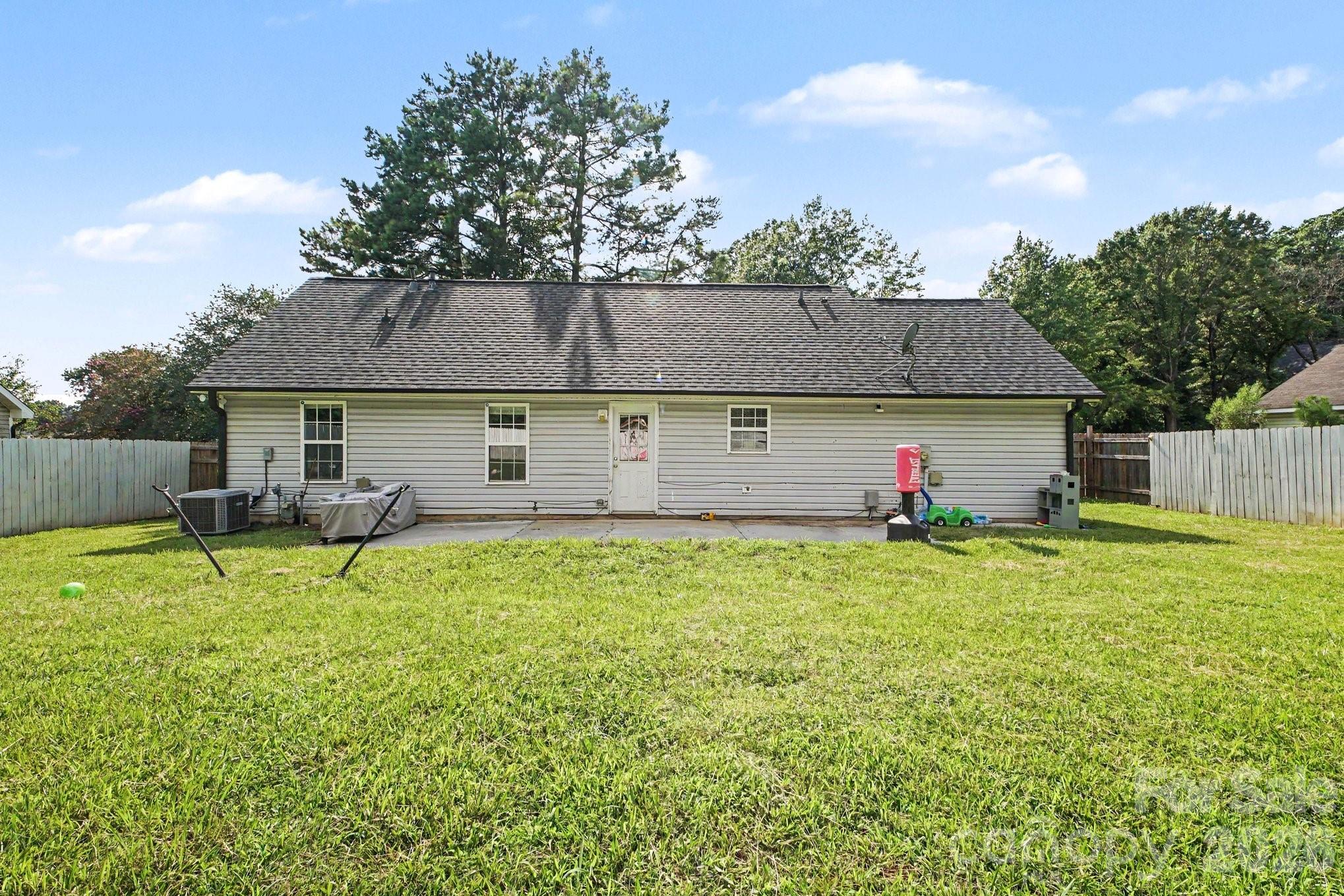 1240 Log Cabin Road — Charlotte