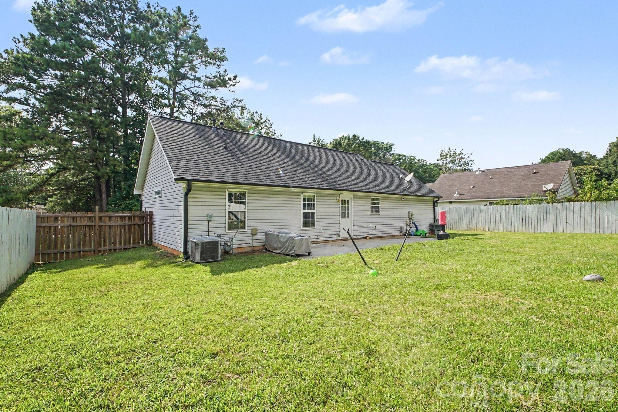 1240 Log Cabin Road — Charlotte